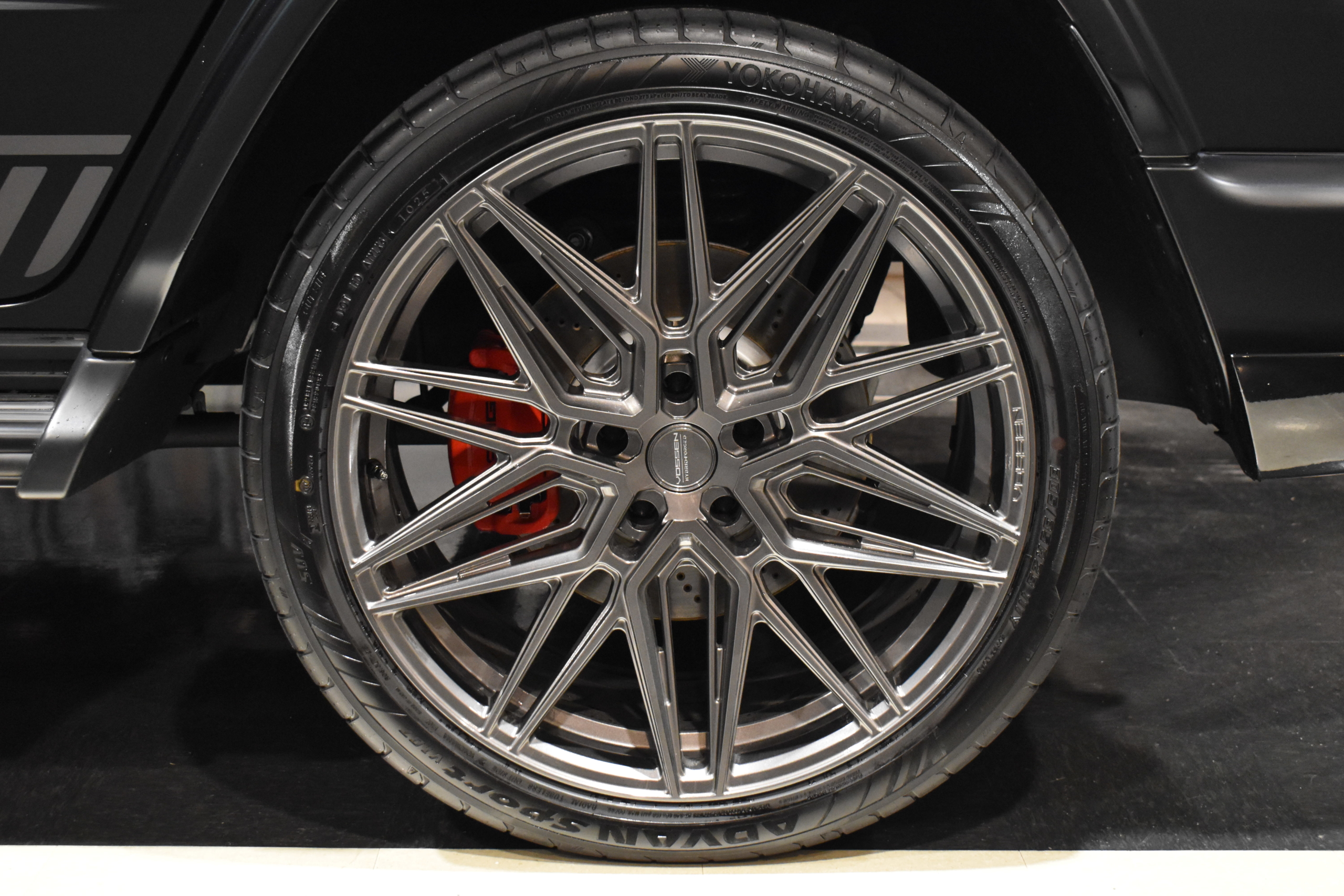 G63　マグノナイトブラック　レザーエクスクルーシブパッケージ　カーボンインテリア　TOPCARエアロ　VOSSEN23AW　電動サイドステップ　低ダストブレーキパッド