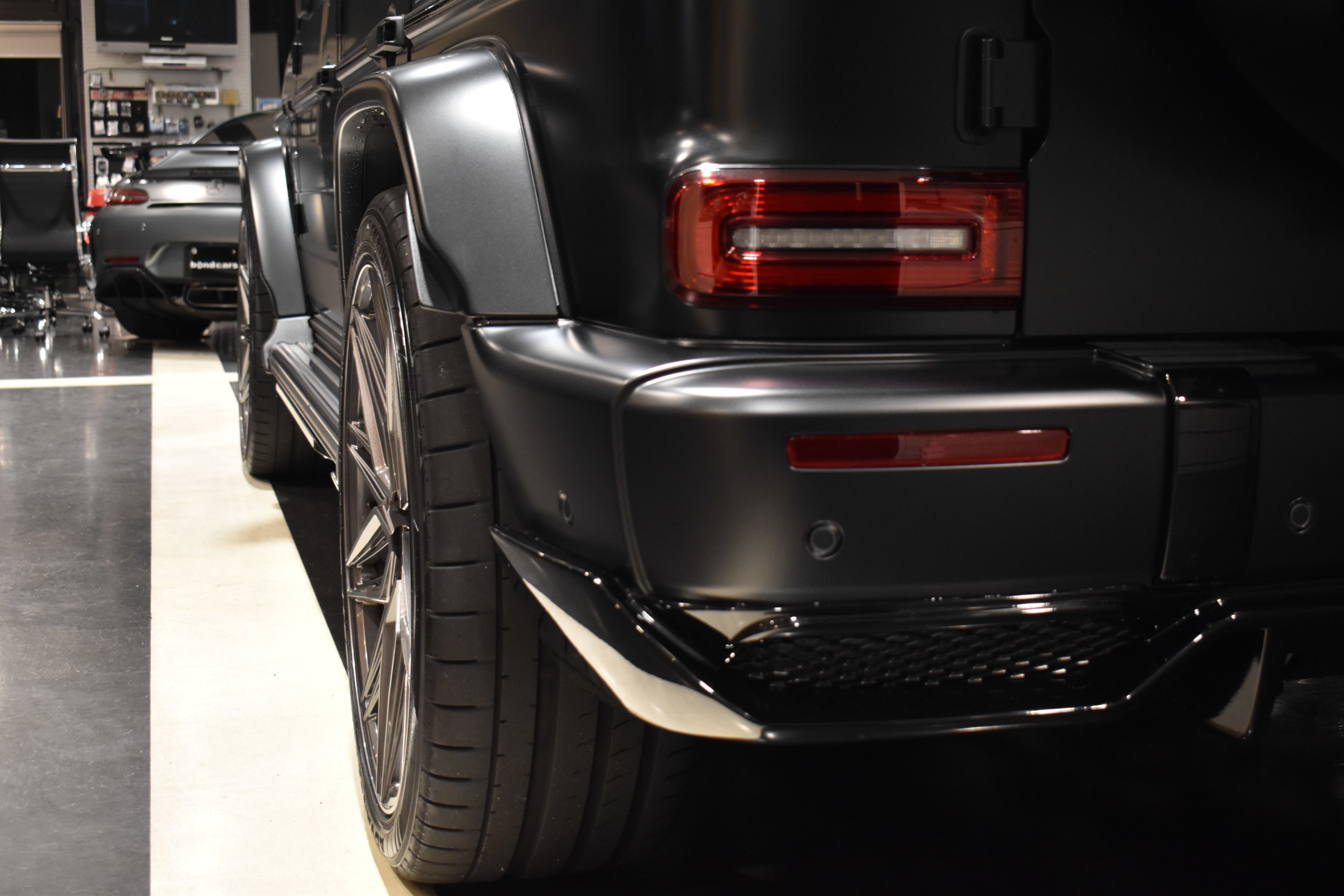G63　マグノナイトブラック　レザーエクスクルーシブパッケージ　カーボンインテリア　TOPCARエアロ　VOSSEN23AW　電動サイドステップ　低ダストブレーキパッド