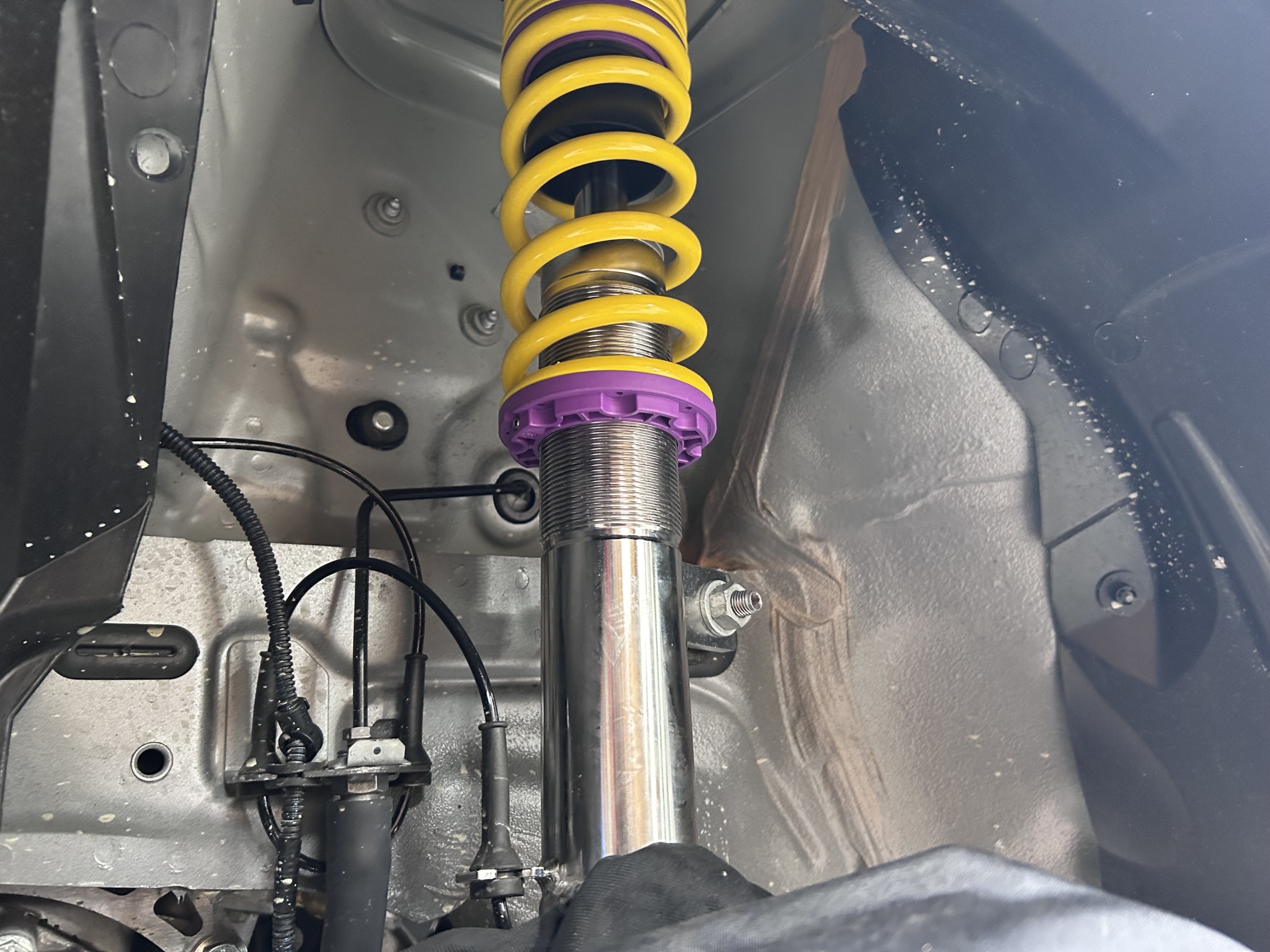 アバルト　695　ＫＷ　車高調　カーボン　エアロ　カスタム