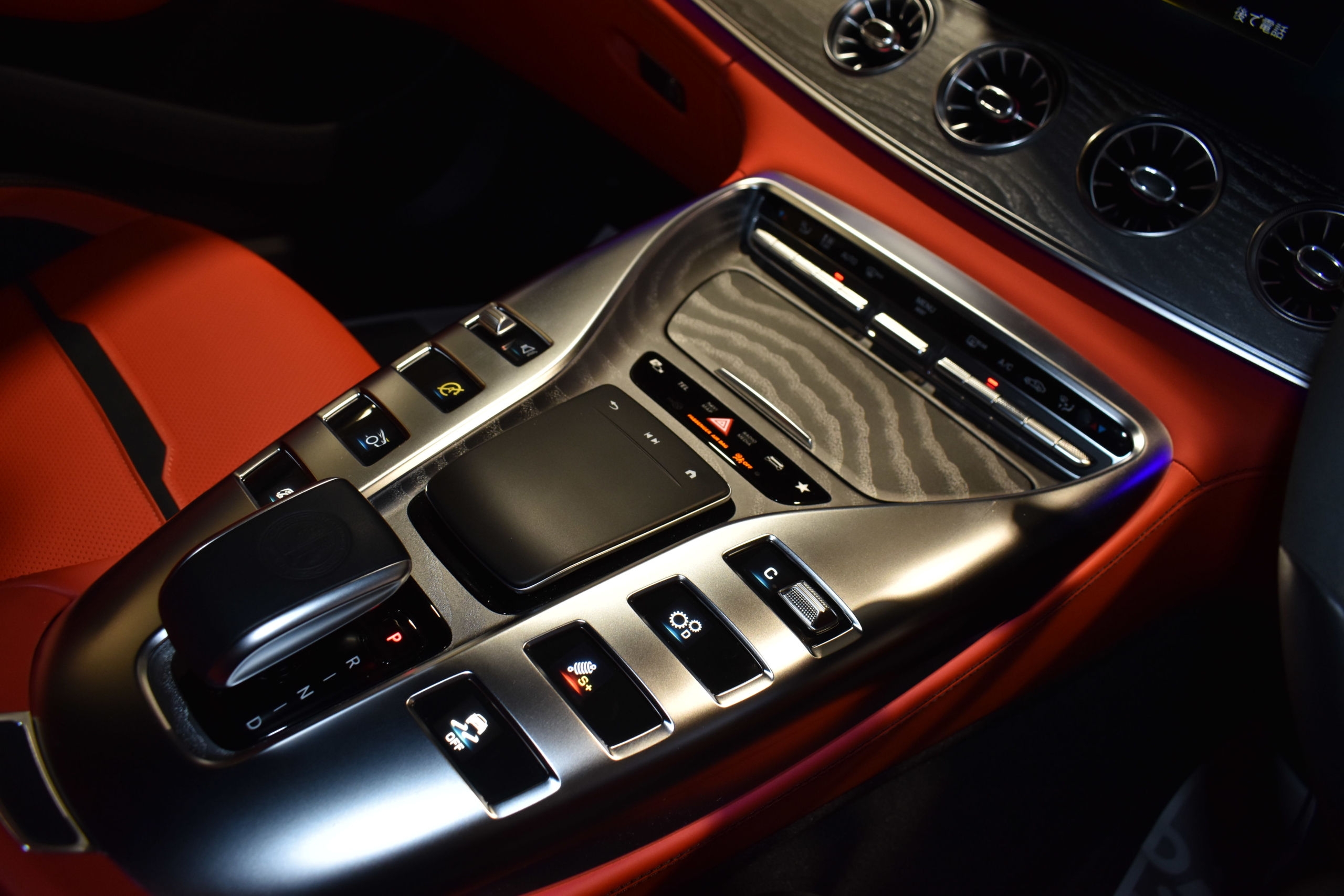 メルセデスAMG　GT53４ドアクーペ　グラファイトグレーマグノ　ナッパフルレザー/レッド　パノラミックルーフ　AMGダイナミックパッケージ 　BCフォージド22インチホイール+ロワリングKIT