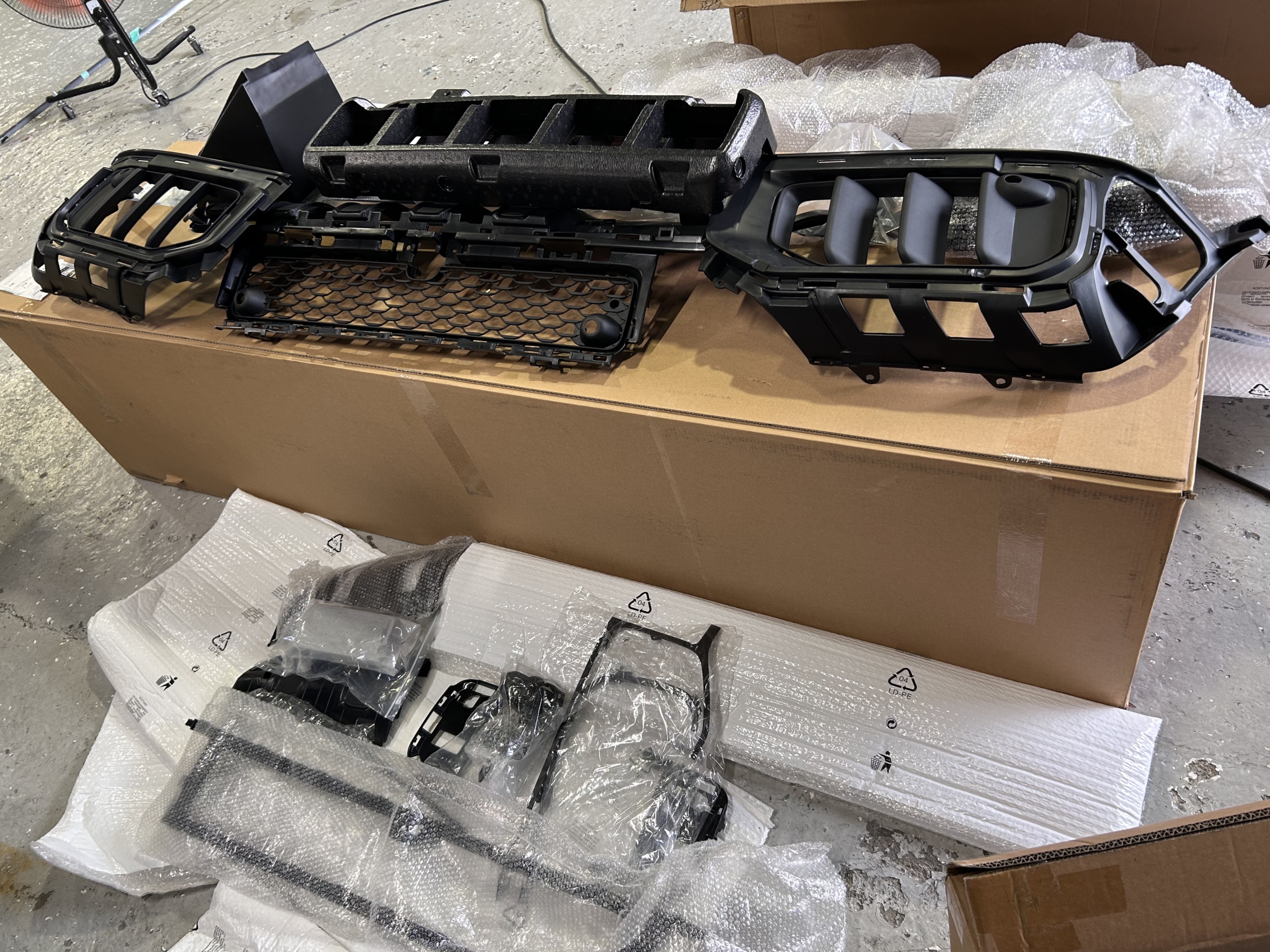 W465 G63 後期仕様 バンパー交換 カスタム