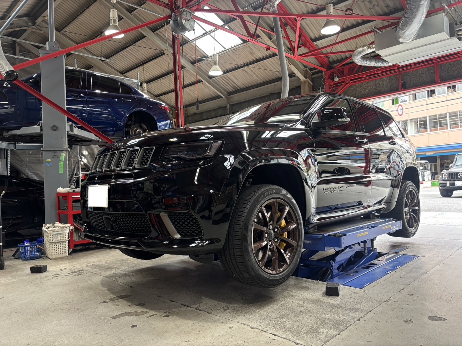 JEEP　グランドチェロキー　トラックホーク　VOSSEN　HF4-T　22インチAW　カスタム　ボンド大阪