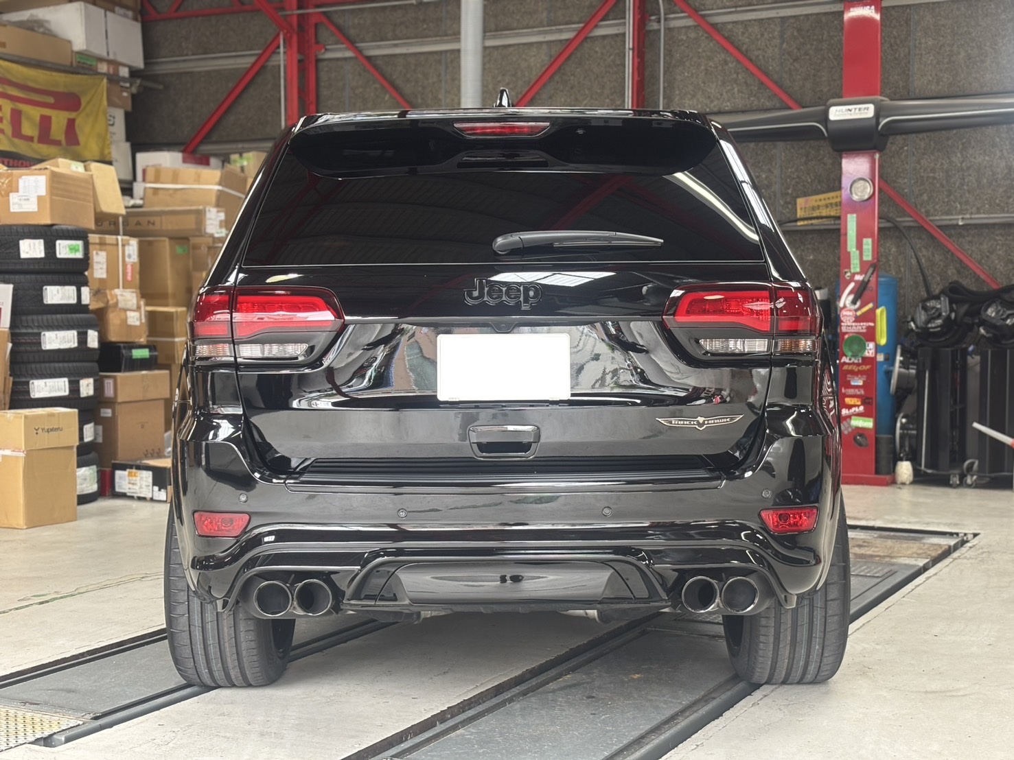 JEEP　グランドチェロキー　トラックホーク　VOSSEN　HF4-T　22インチAW　カスタム　ボンド大阪