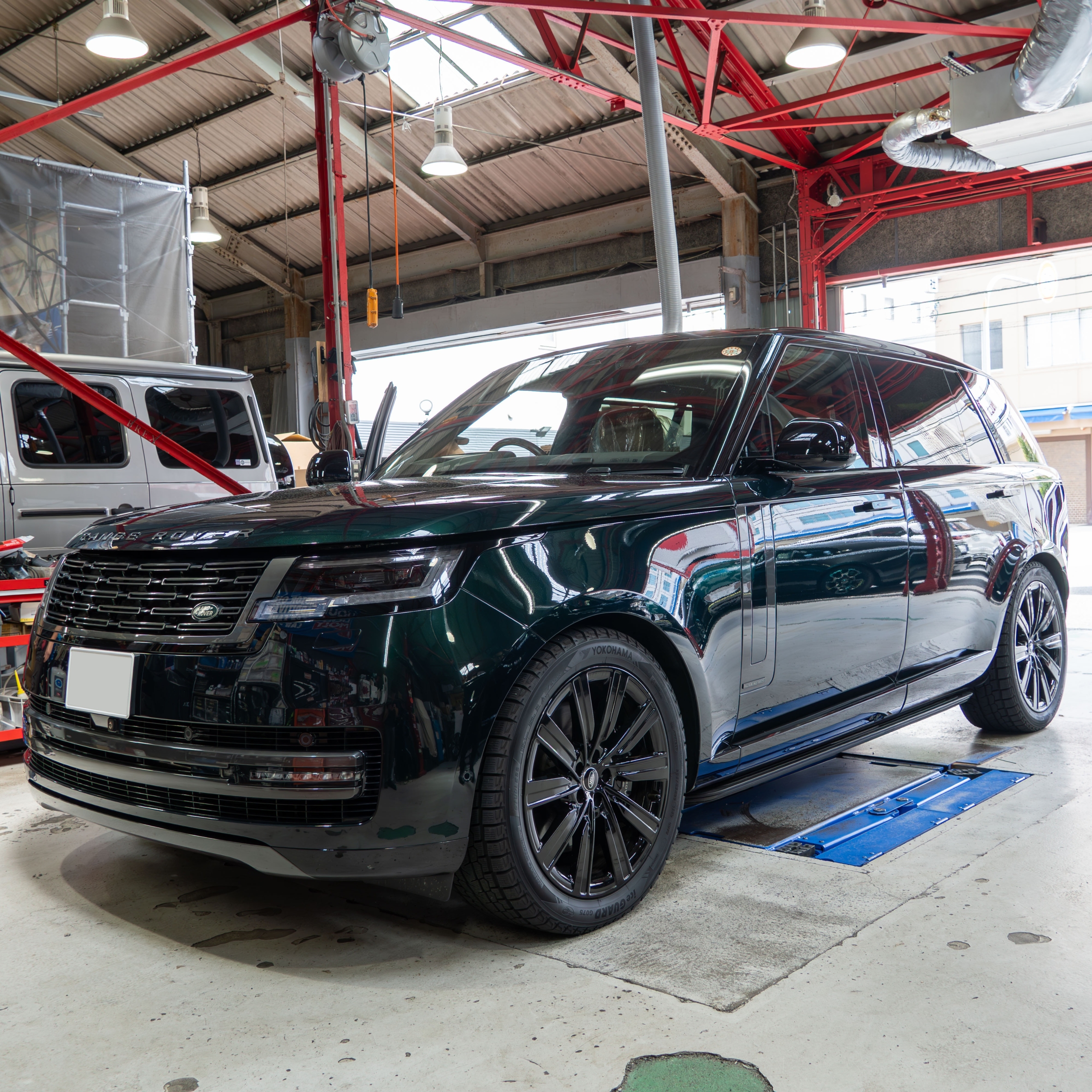 LAND ROVER RANGE ROVER AUTOBIOGRAPHY×Brixton Forged ボンド大阪