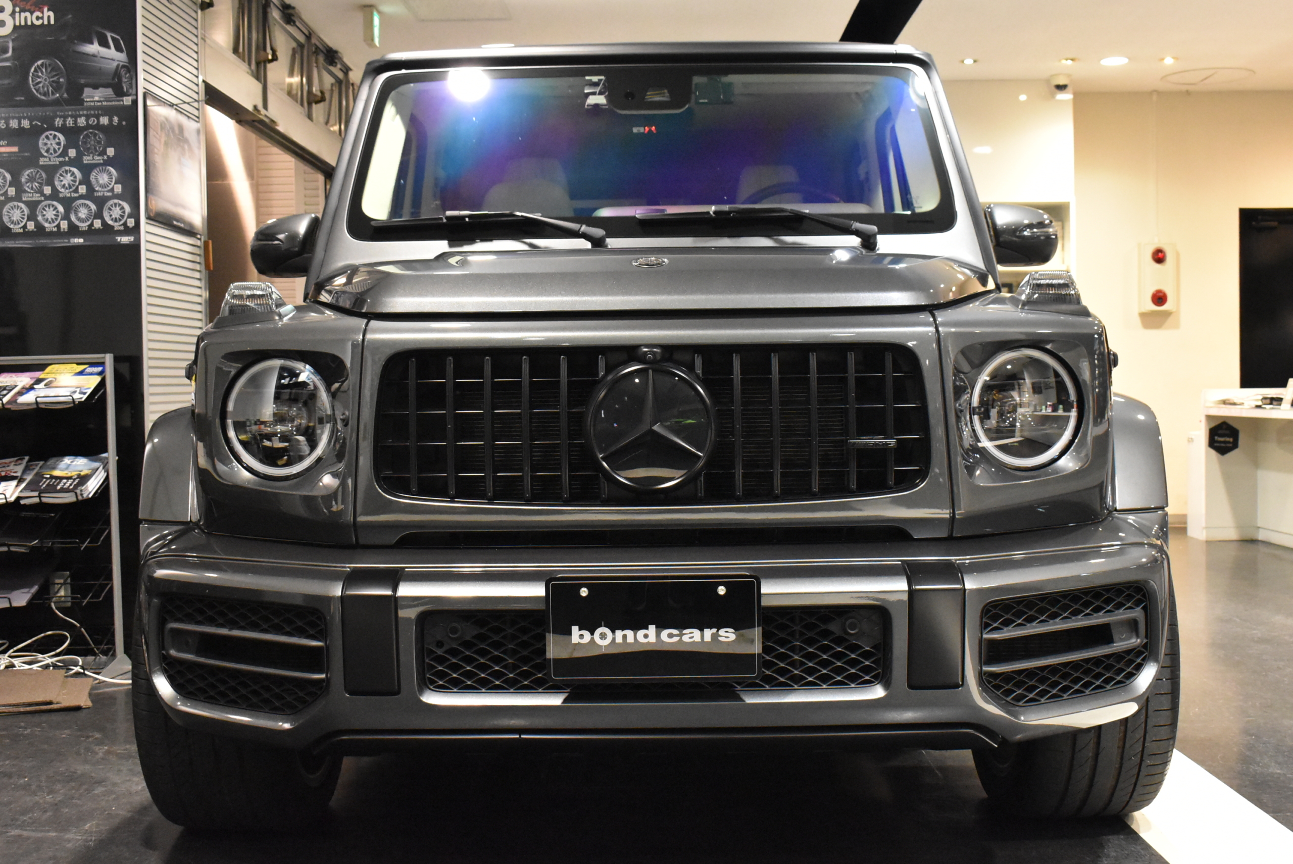 AMGレザーエクスクルーシブパッケージ AMG 22incAW 電動サイドステップ ナイトパッケージ仕様 各部ブラックアウト イージーエントリー(4ドア) デジタルインナーミラー ヒッチメンバー ダウンサス アンビエントエアアウトレット