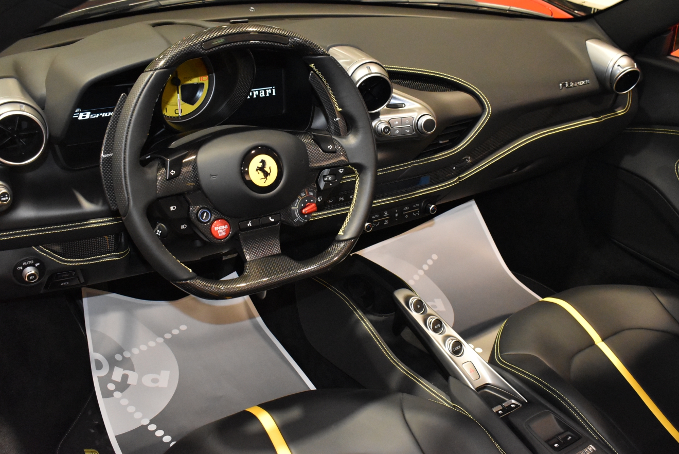 Ferrari　フェラーリ　F8スパイダー　ロッソコルサ　NOVITEC　ラッピング　ボンド大阪　ボンドカーズ　