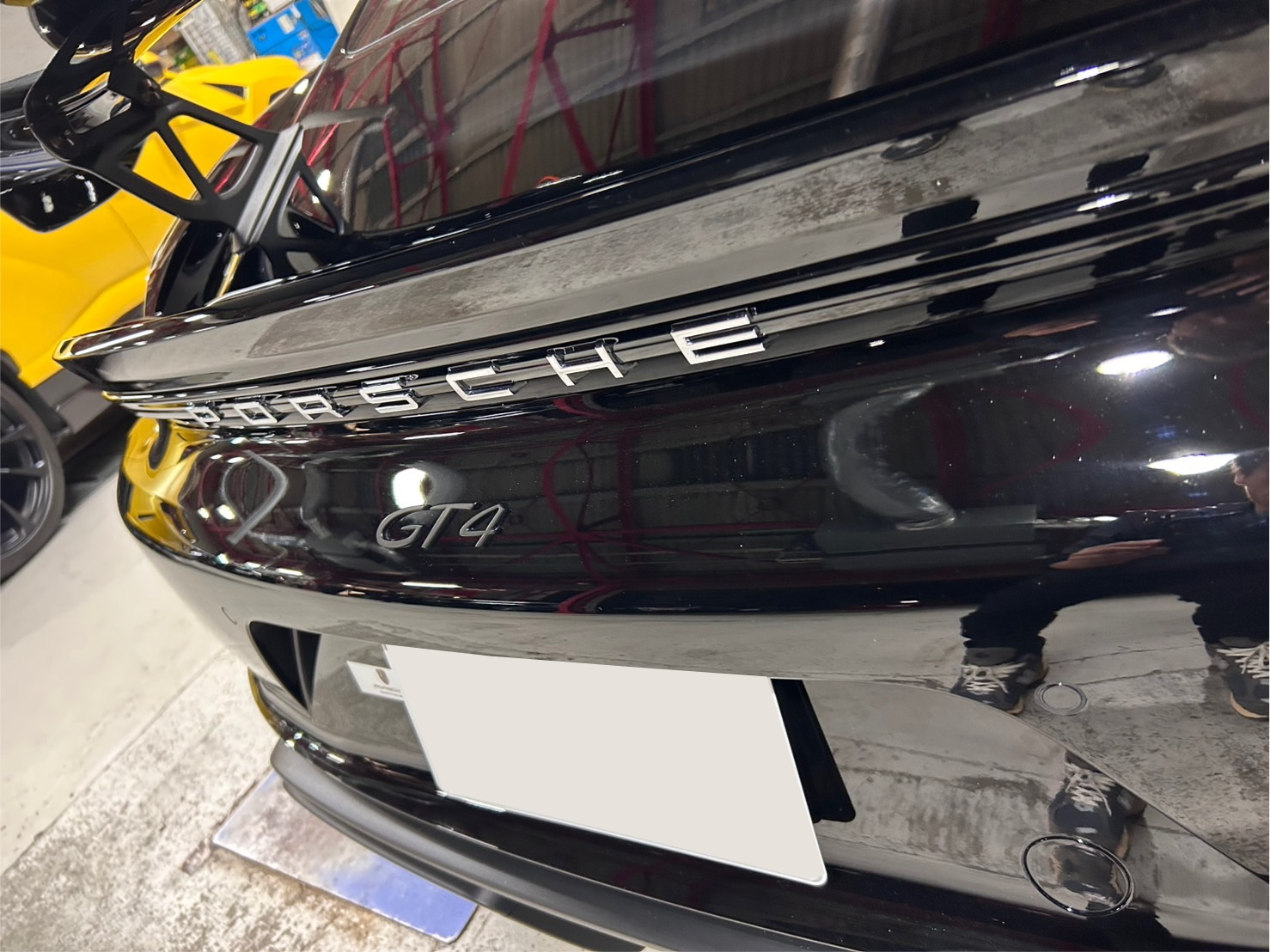 718　ケイマン　GT4　エンブレム　ブラックアウト