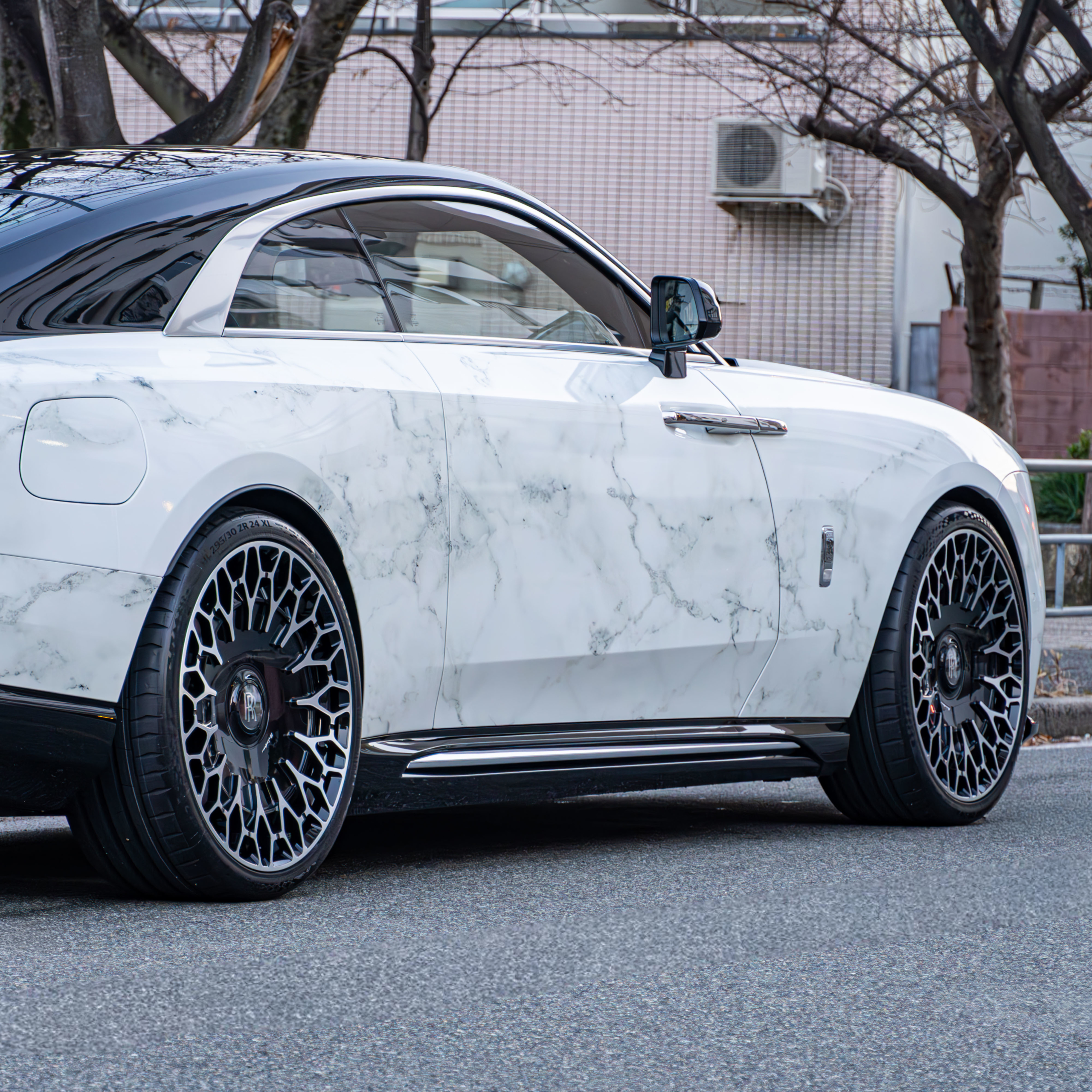 Rolls-Royce Spectre×Brixton Forged!! ボンド大阪
