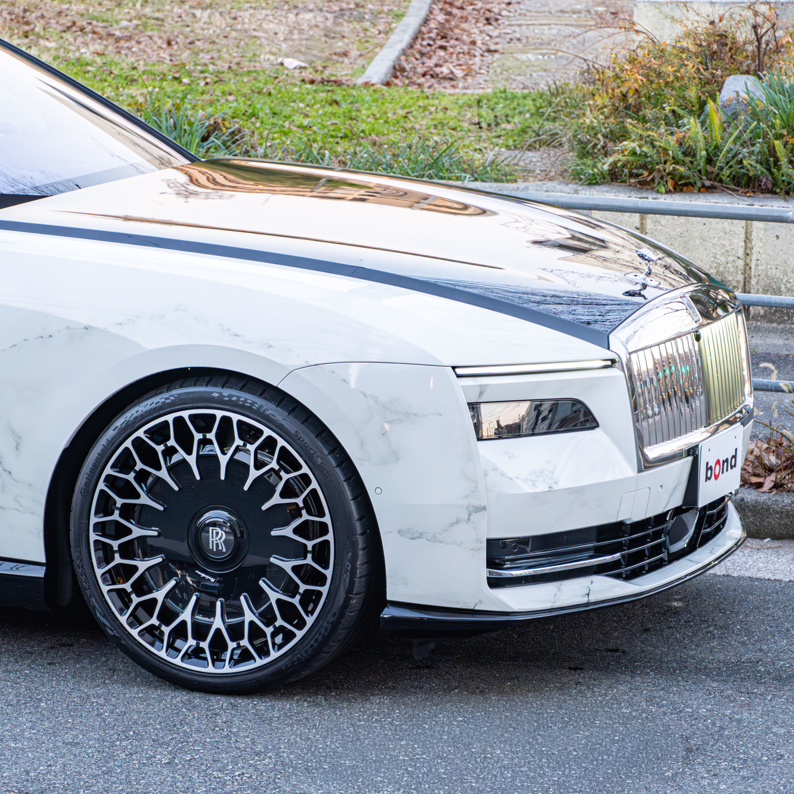 Rolls-Royce Spectre×Brixton Forged!! ボンド大阪