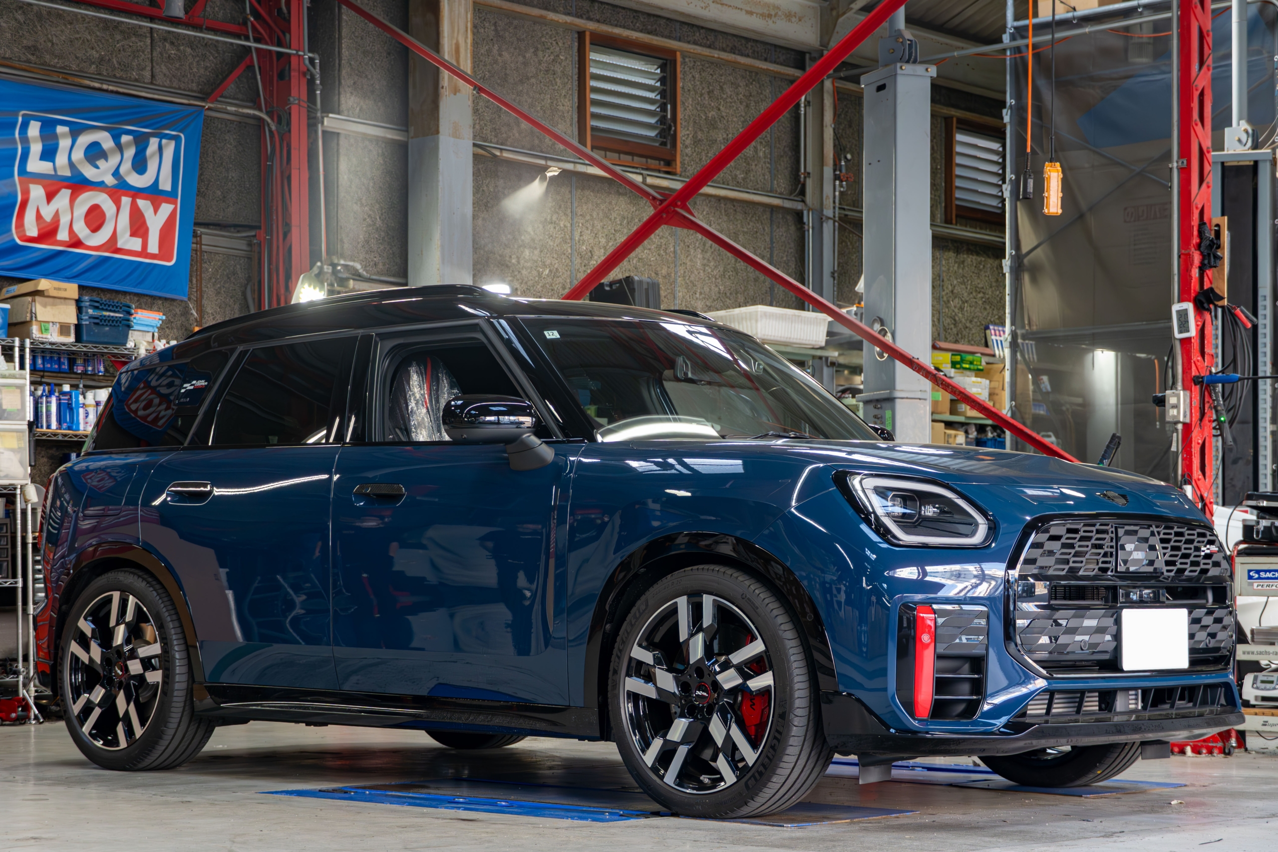 MINI U25 カントリーマン JCW×3Dデザイン ボンド大阪