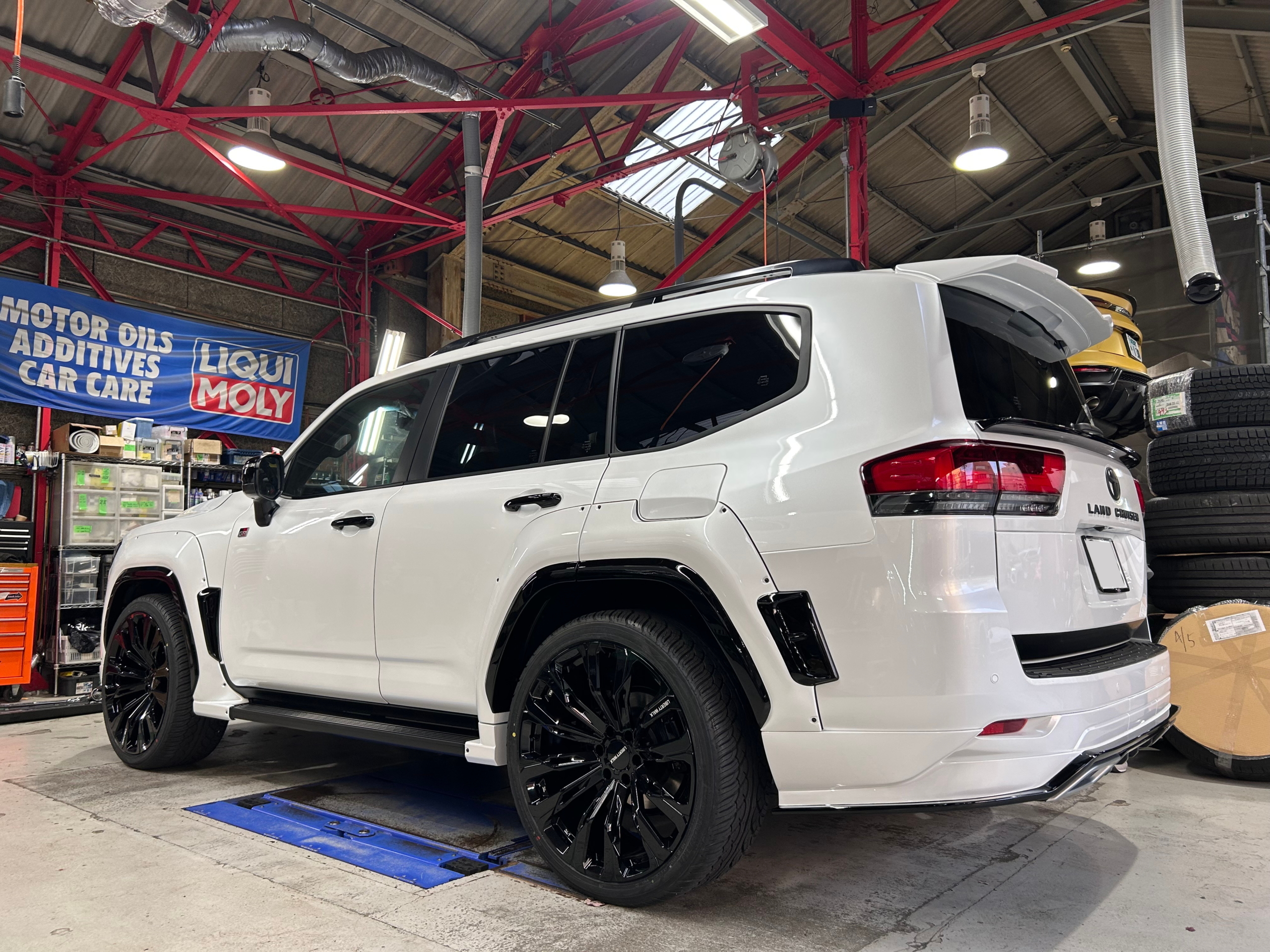 ランドクルーザー300　Liberty Walk リバティーウォーク カスタム