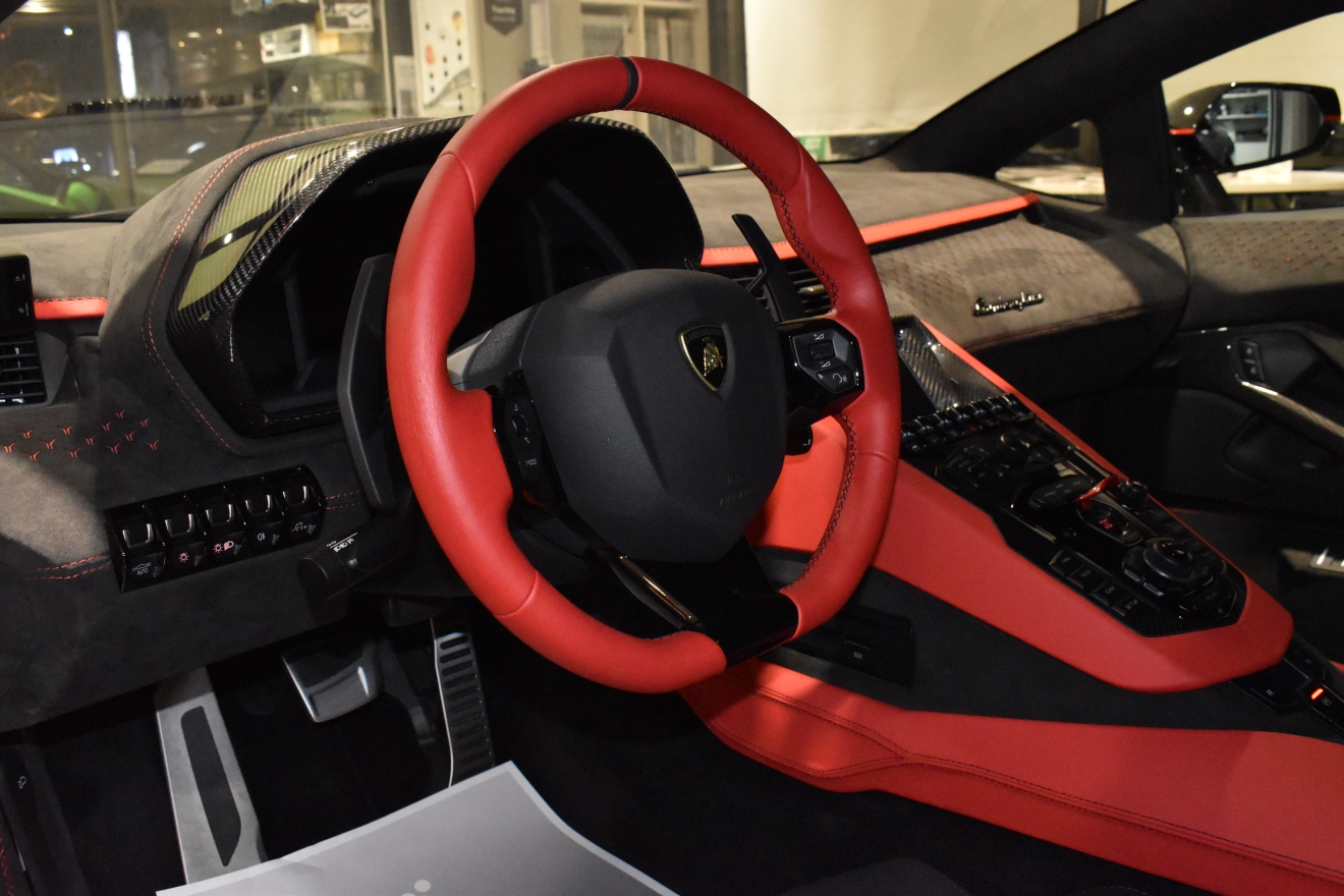 ランボルギーニ　アヴェンタドール　ウルティメ　世界限定350台　V12　LP780-4　ボンド大阪　ボンドカーズ　ボンドグループ