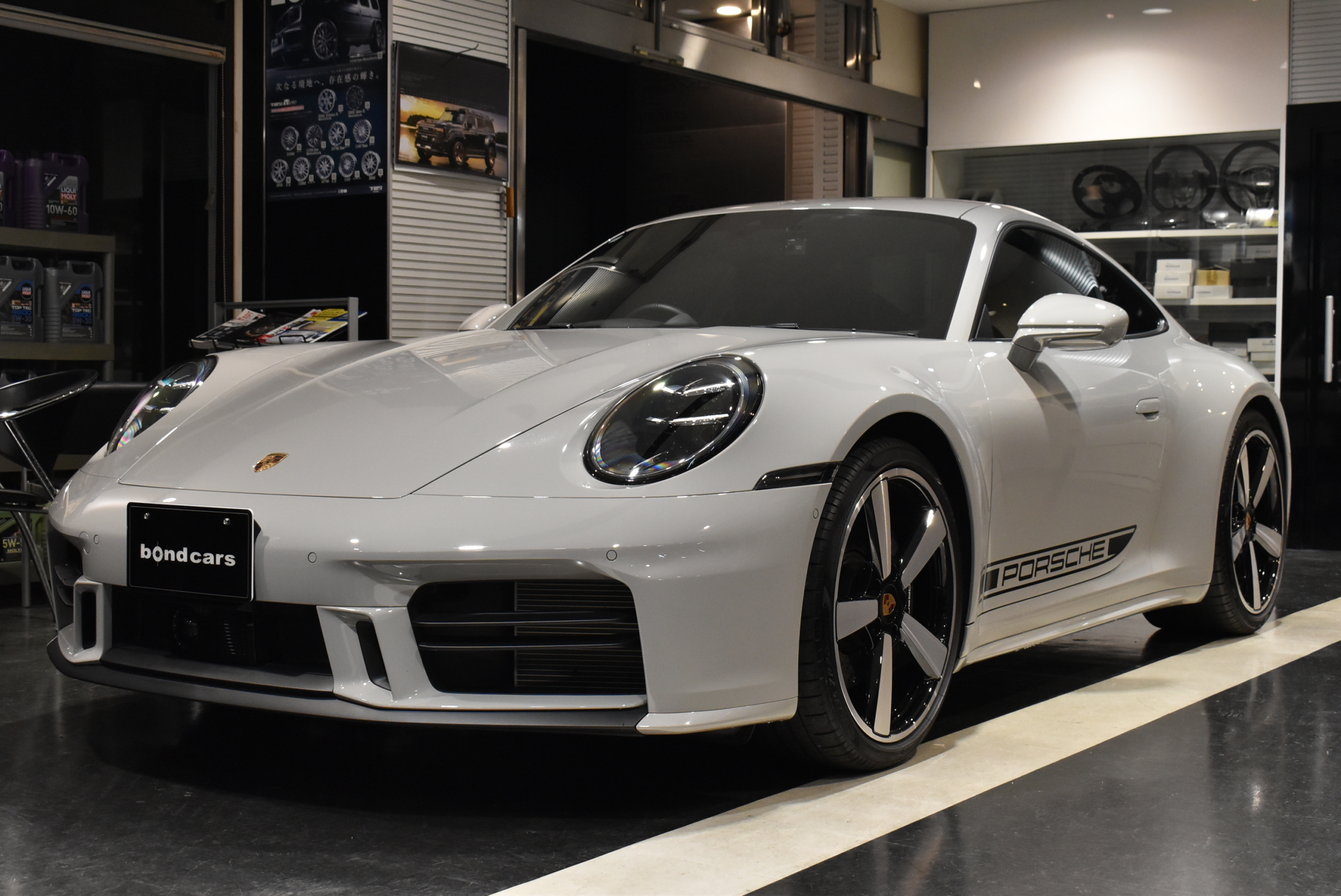 ORSCHE 992.2 カレラ スポーツデザインパッケージ HDマトリクスヘッドライト スポーツエキゾースト ツートンレザーインテリア BOSEサウンドシステム シートベンチレーション スポーツクロノパッケージ