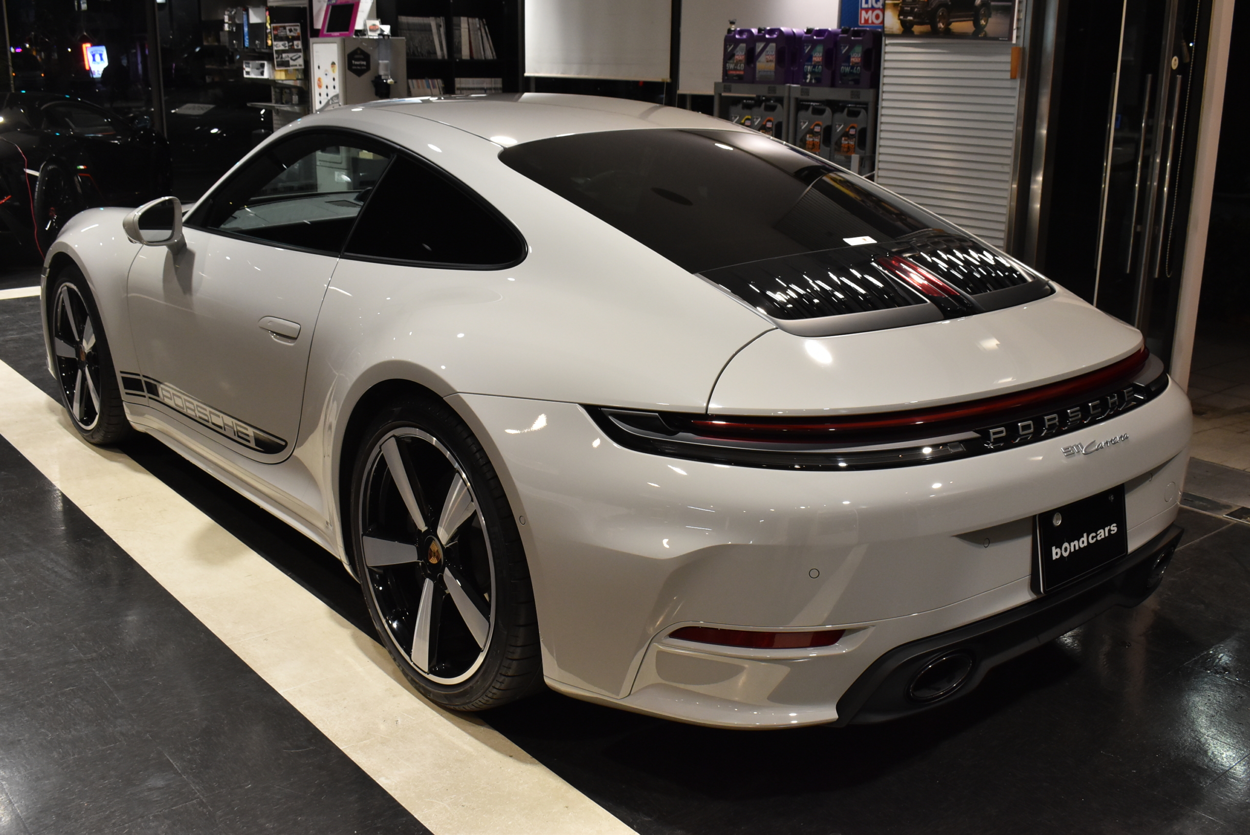 ORSCHE 992.2 カレラ スポーツデザインパッケージ HDマトリクスヘッドライト スポーツエキゾースト ツートンレザーインテリア BOSEサウンドシステム シートベンチレーション スポーツクロノパッケージ