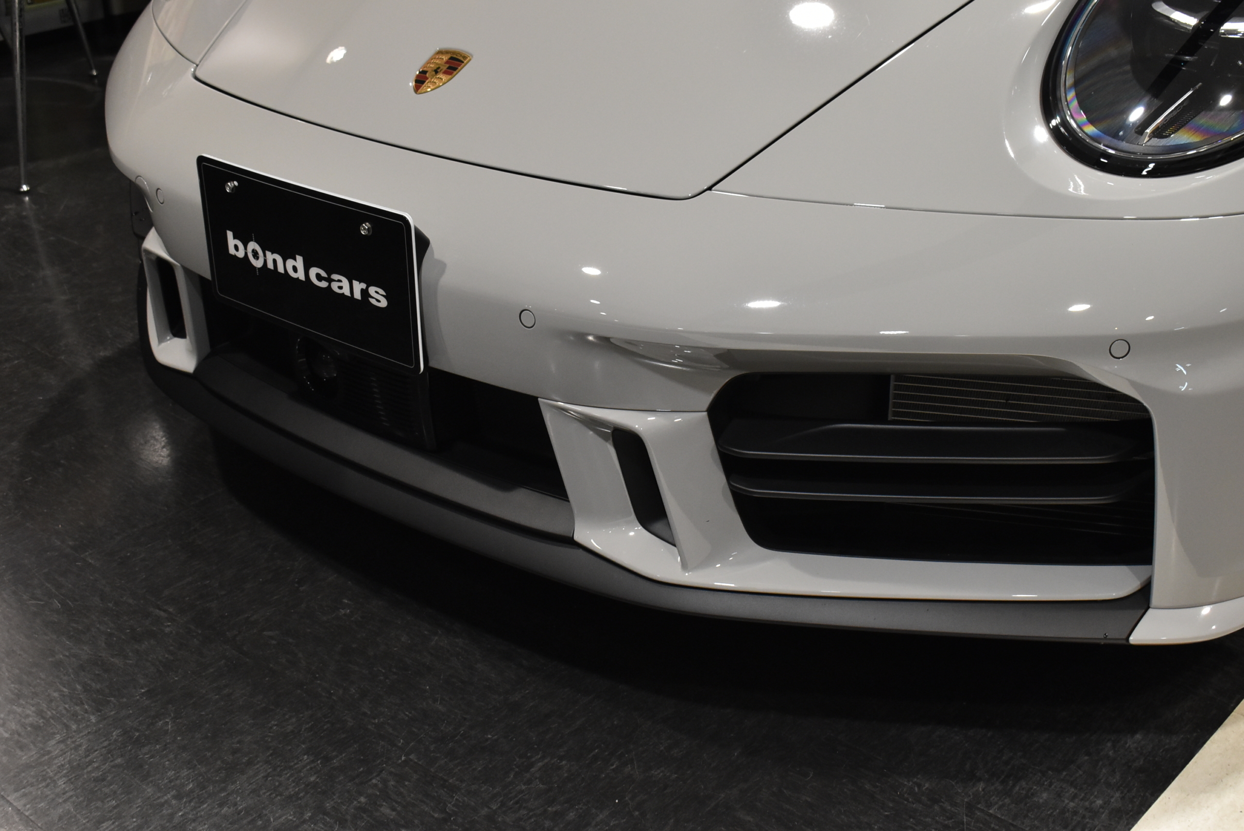 ORSCHE 992.2 カレラ スポーツデザインパッケージ HDマトリクスヘッドライト スポーツエキゾースト ツートンレザーインテリア BOSEサウンドシステム シートベンチレーション スポーツクロノパッケージ