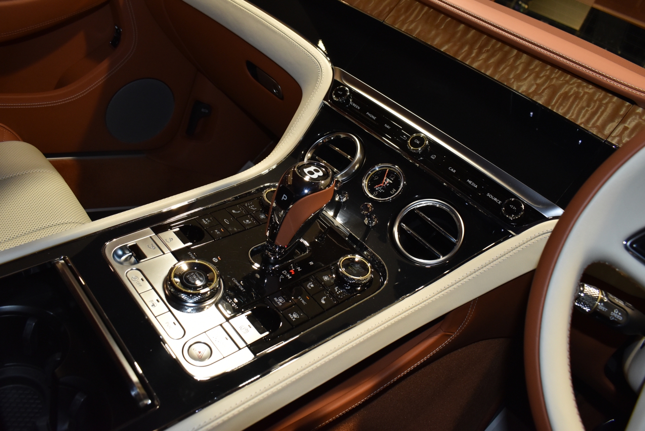 ベントレー　コンチネンタルGT　W12　マリナードライブスペック　　　 シティースペック　ツーリングスペック　パノラマガラスルーフ　ローディングディスプレイ　新着入庫車両　bond大阪　ボンドカーズ　ボンドグループ