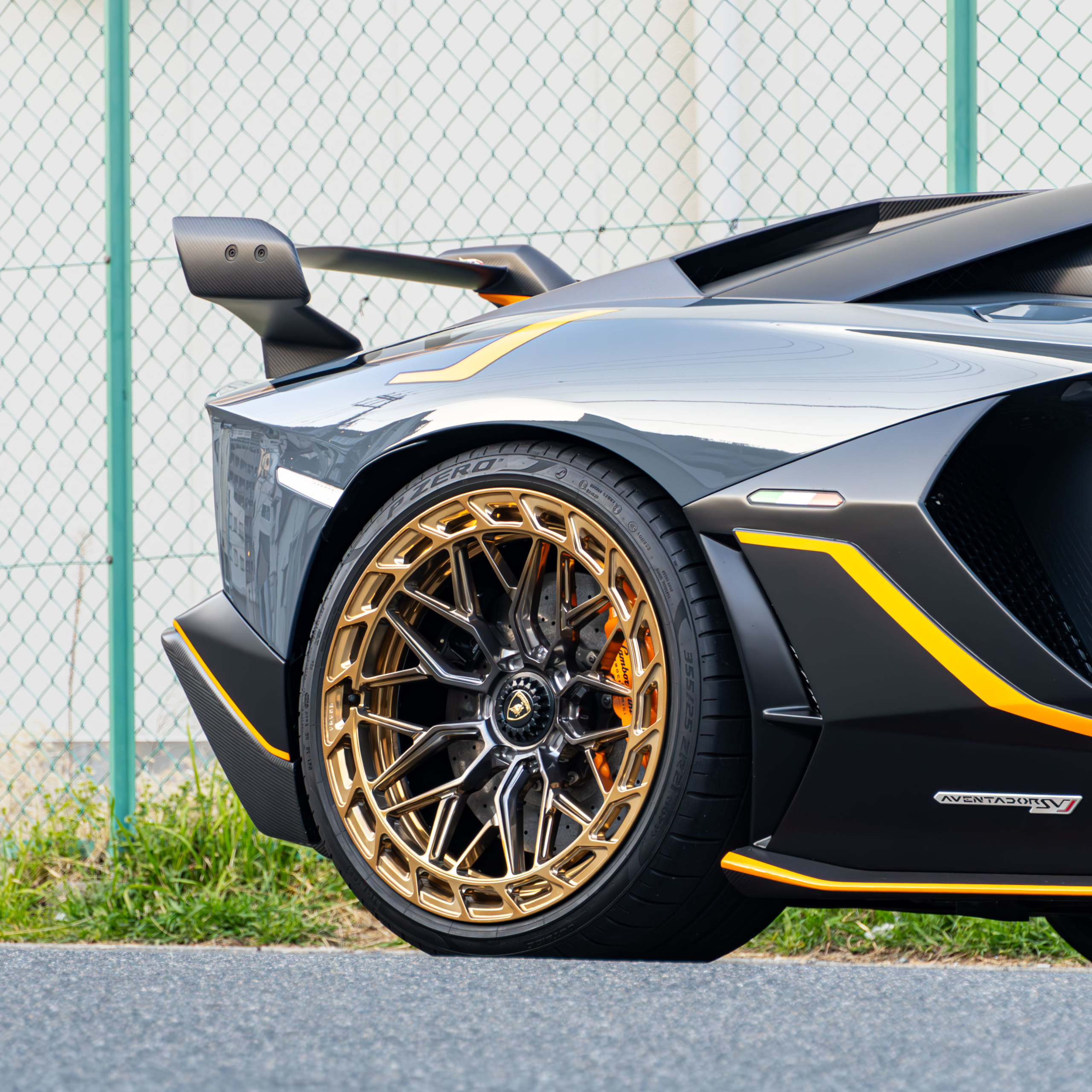Lamborghini Aventador SVJ Roadster×BRADA Wheels×wrapping！！　ボンド大阪