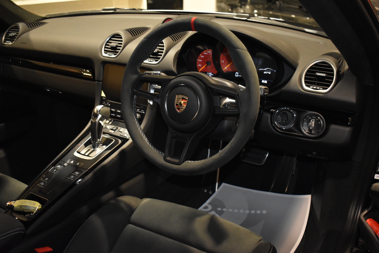 ポルシェ ケイマン GT4 BCフォージド ロベルタカップ カスタム車両 低走行 PDK ボンド大阪 ボンドカーズ ボンドグループ