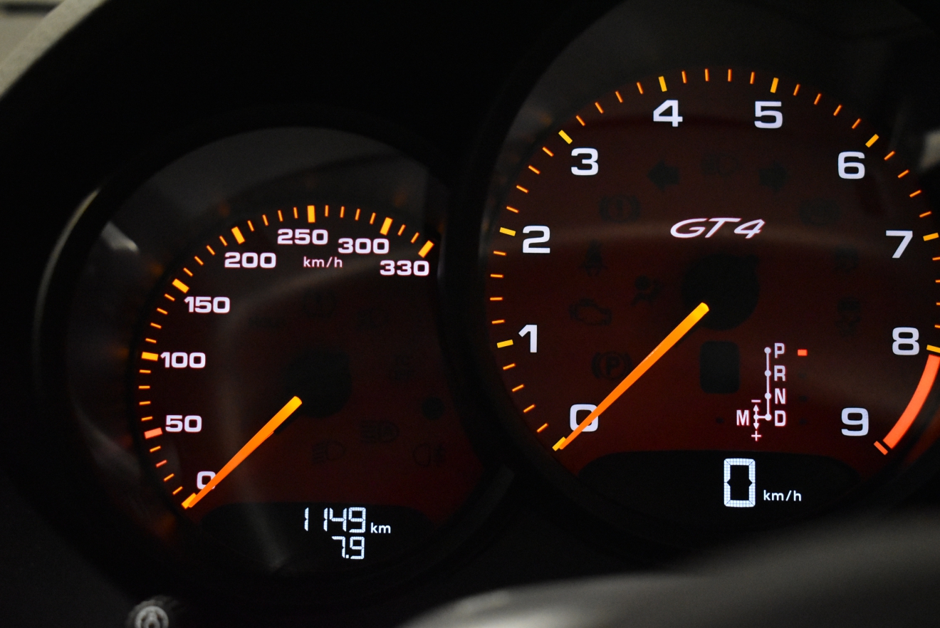 ポルシェ ケイマン GT4 BCフォージド ロベルタカップ カスタム車両 低走行 PDK ボンド大阪 ボンドカーズ ボンドグループ