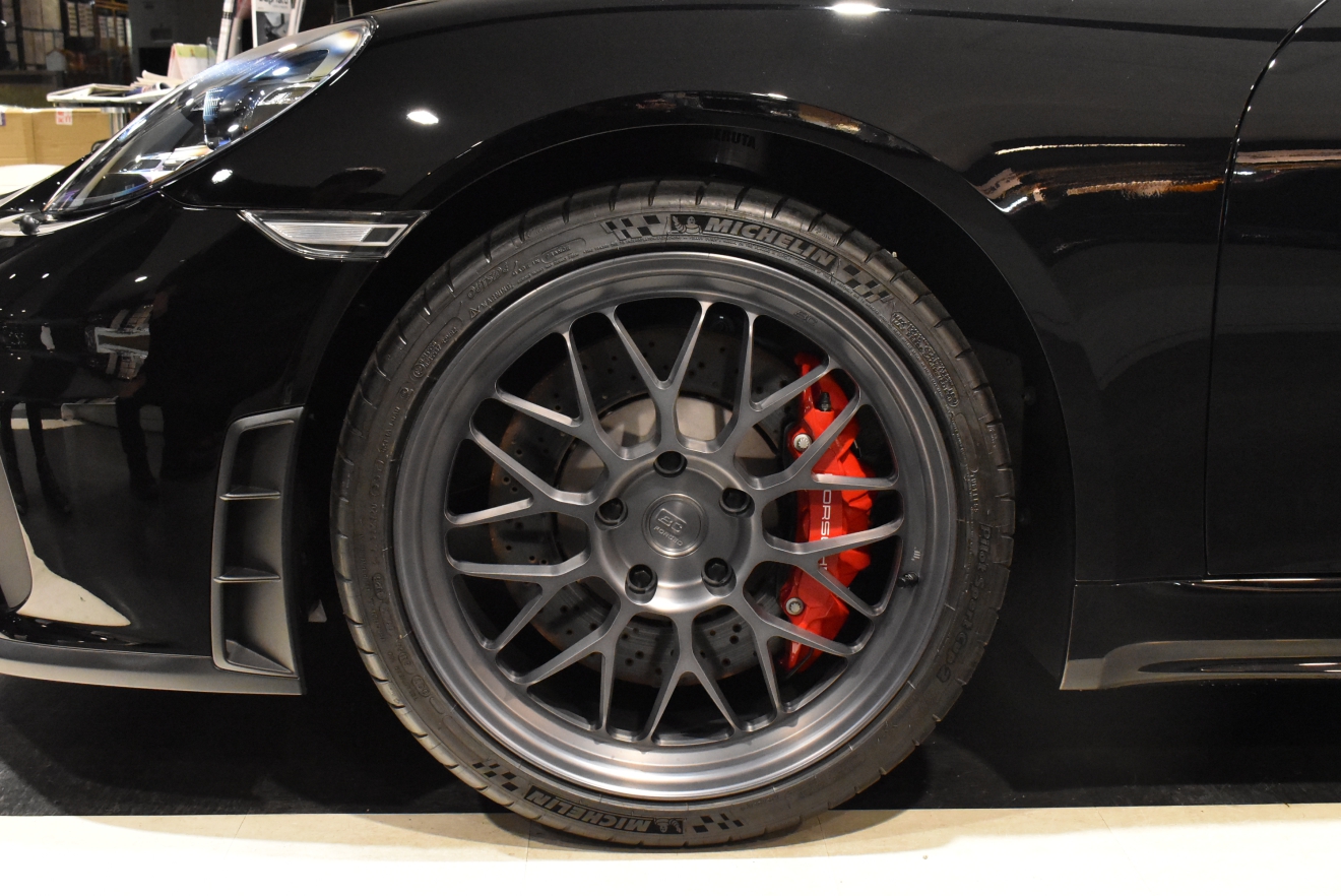 ポルシェ ケイマン GT4 BCフォージド ロベルタカップ カスタム車両 低走行 PDK ボンド大阪 ボンドカーズ ボンドグループ