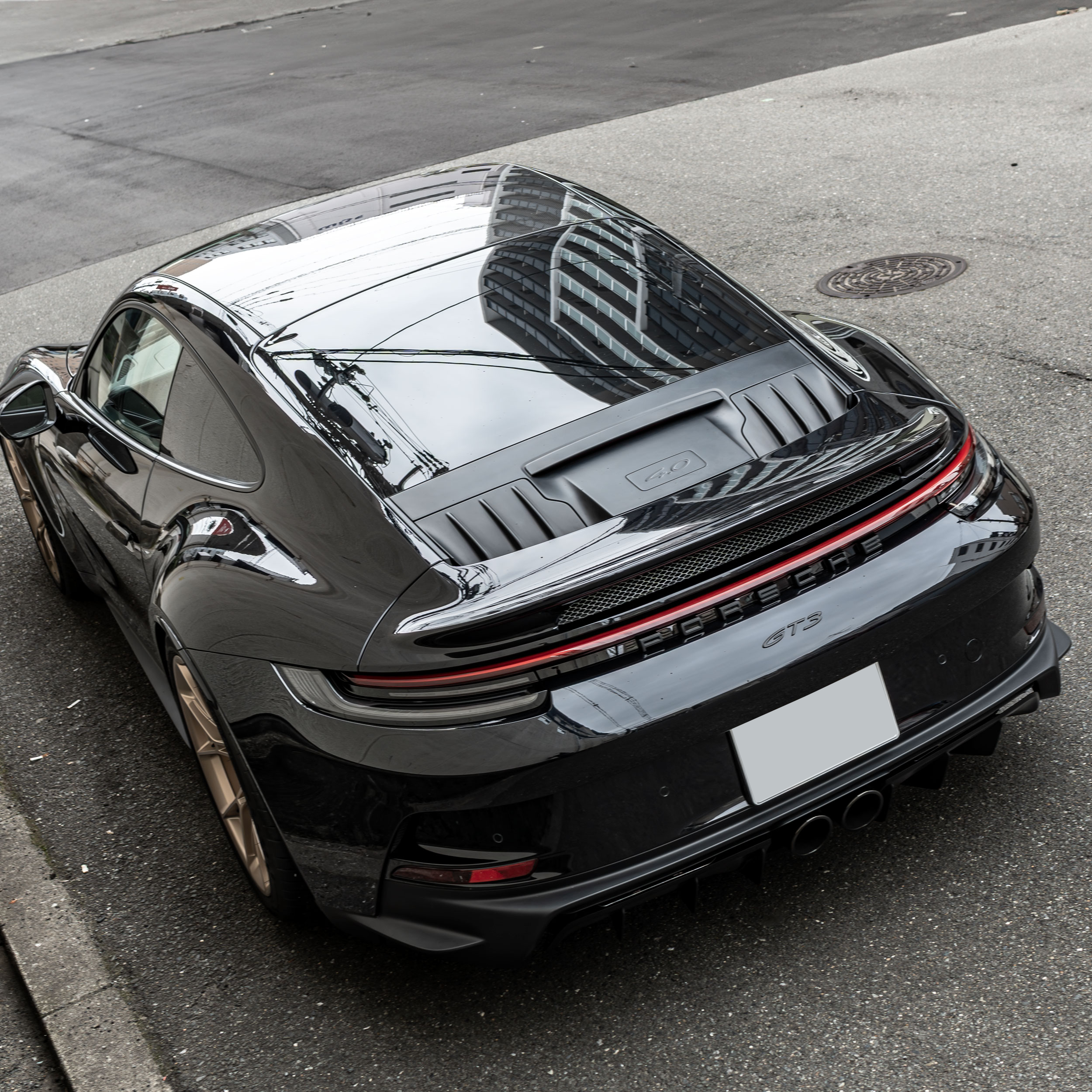 ポルシェ 992 GT3 リアウィング取り外し