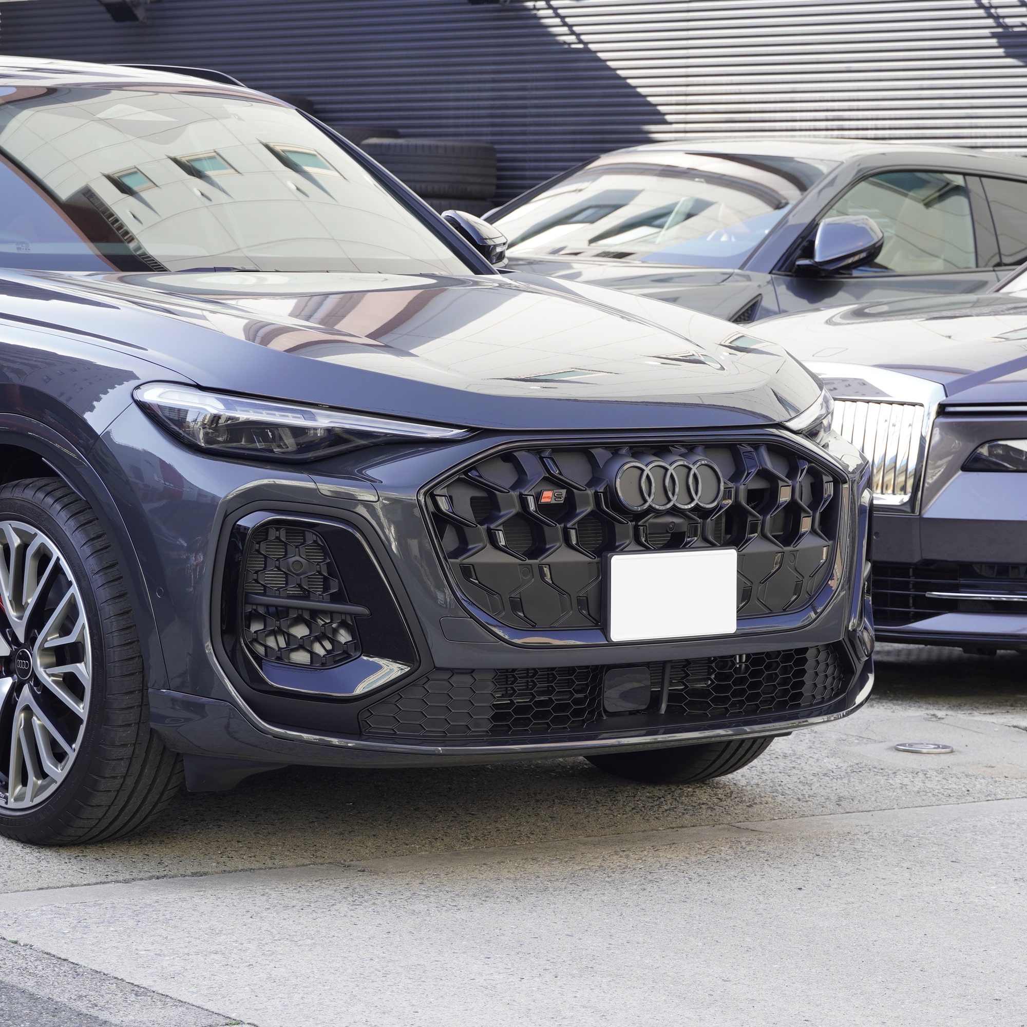 AUDI 新型SQ5(GU型)×ブレーキパッド！！ ボンド大阪