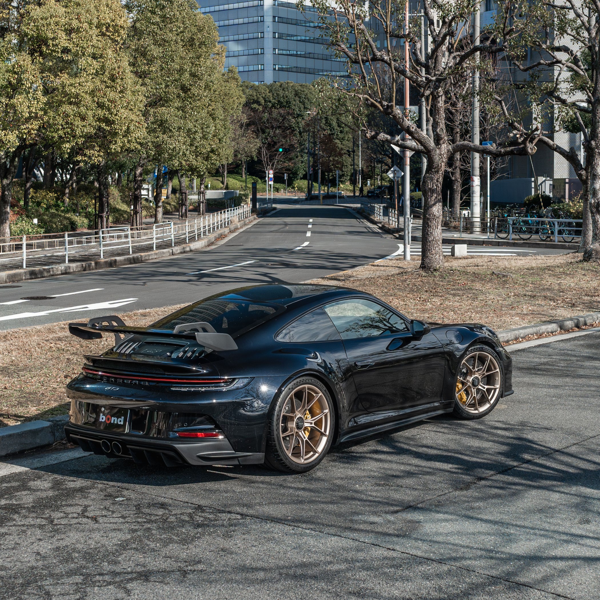 ポルシェ 992 GT3 ホイールペイント RECARO リアウィング取り外し
