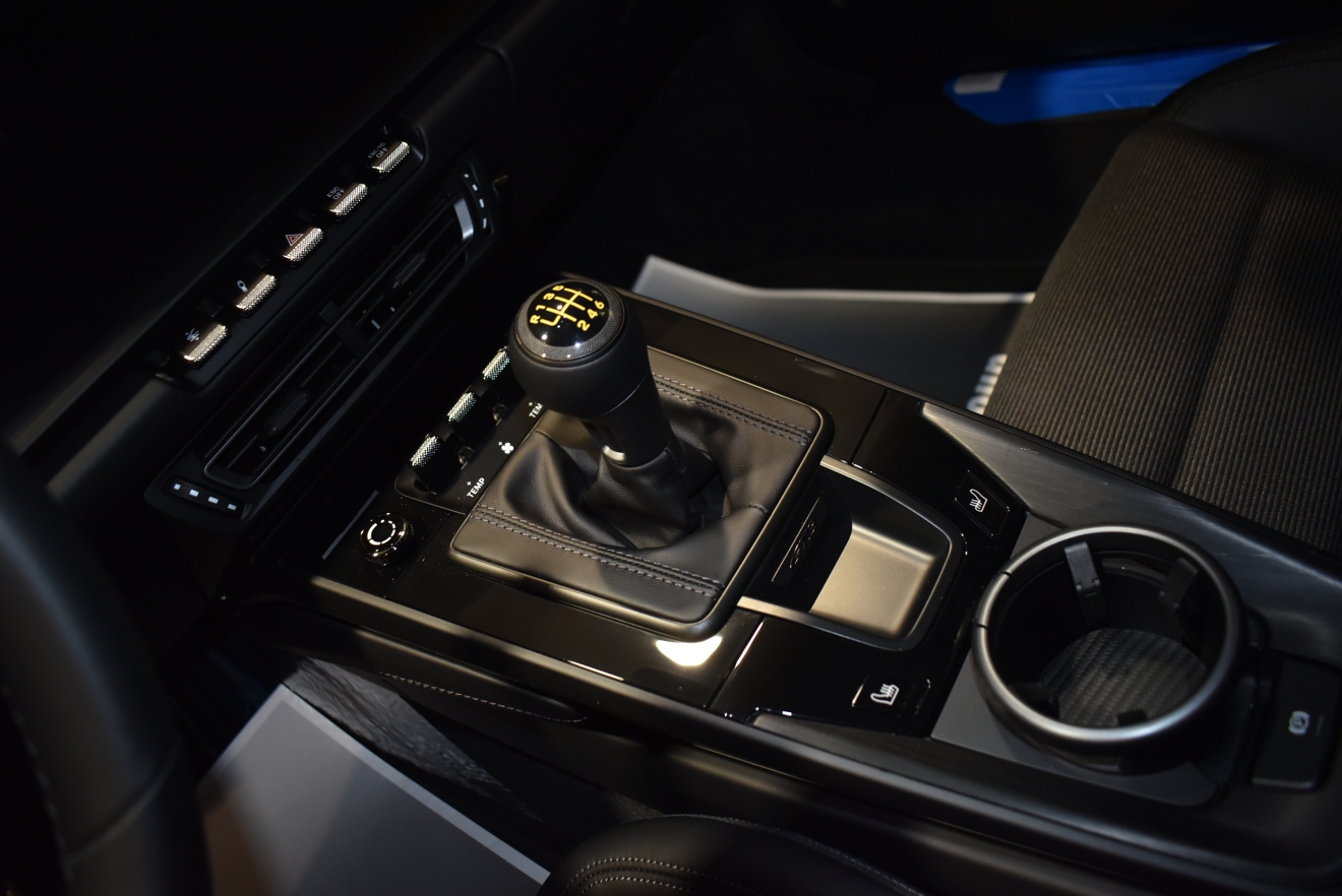 ポルシェ 911 992.1 GT3ツーリングPKG 左ハンドル 6MT NEWPRICE ボンド大阪 ボンドカーズ ボンドグループ