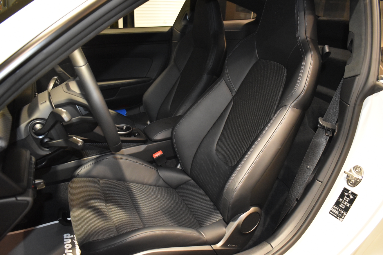 ポルシェ 911 992.1 GT3ツーリングPKG 左ハンドル 6MT NEWPRICE ボンド大阪 ボンドカーズ ボンドグループ