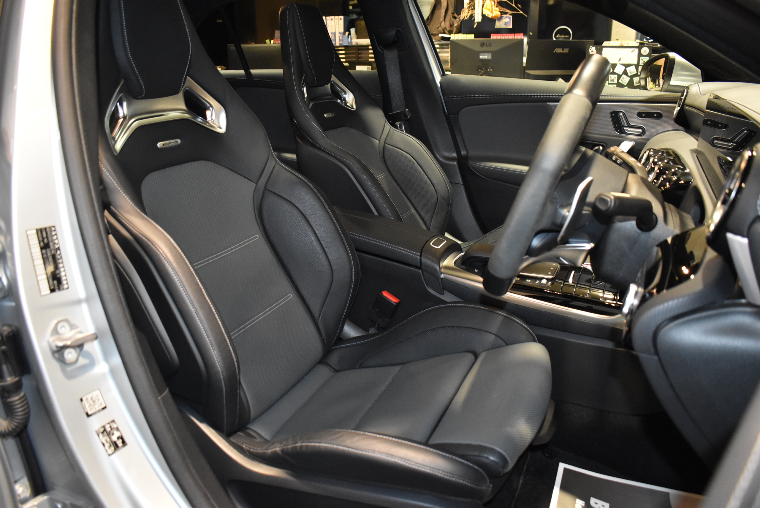 メルセデスAMG A45s　4MATIC＋　イリジウムシルバー AMGアドバンスドパッケージ　AMGパフォーマンスパッケージ パノラミックスライディングルーフ レーダー＆ドライブレコーダー
