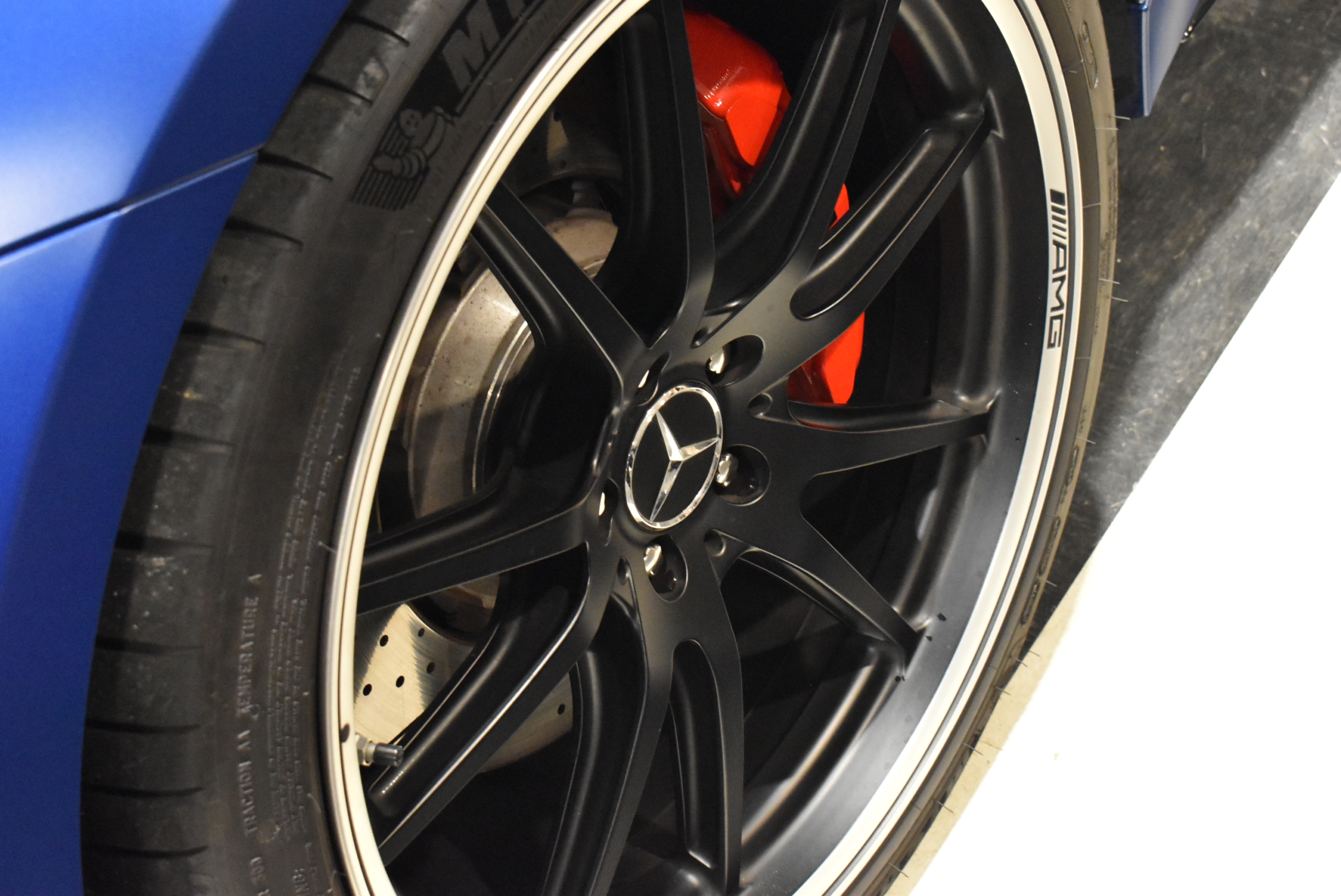 AMG GT53 4Dクーペ AMGダイナミックパッケージ サンルーフ フルレザー仕様(ダイヤモンドステッチ入り) スペクトラルブルーマグノ