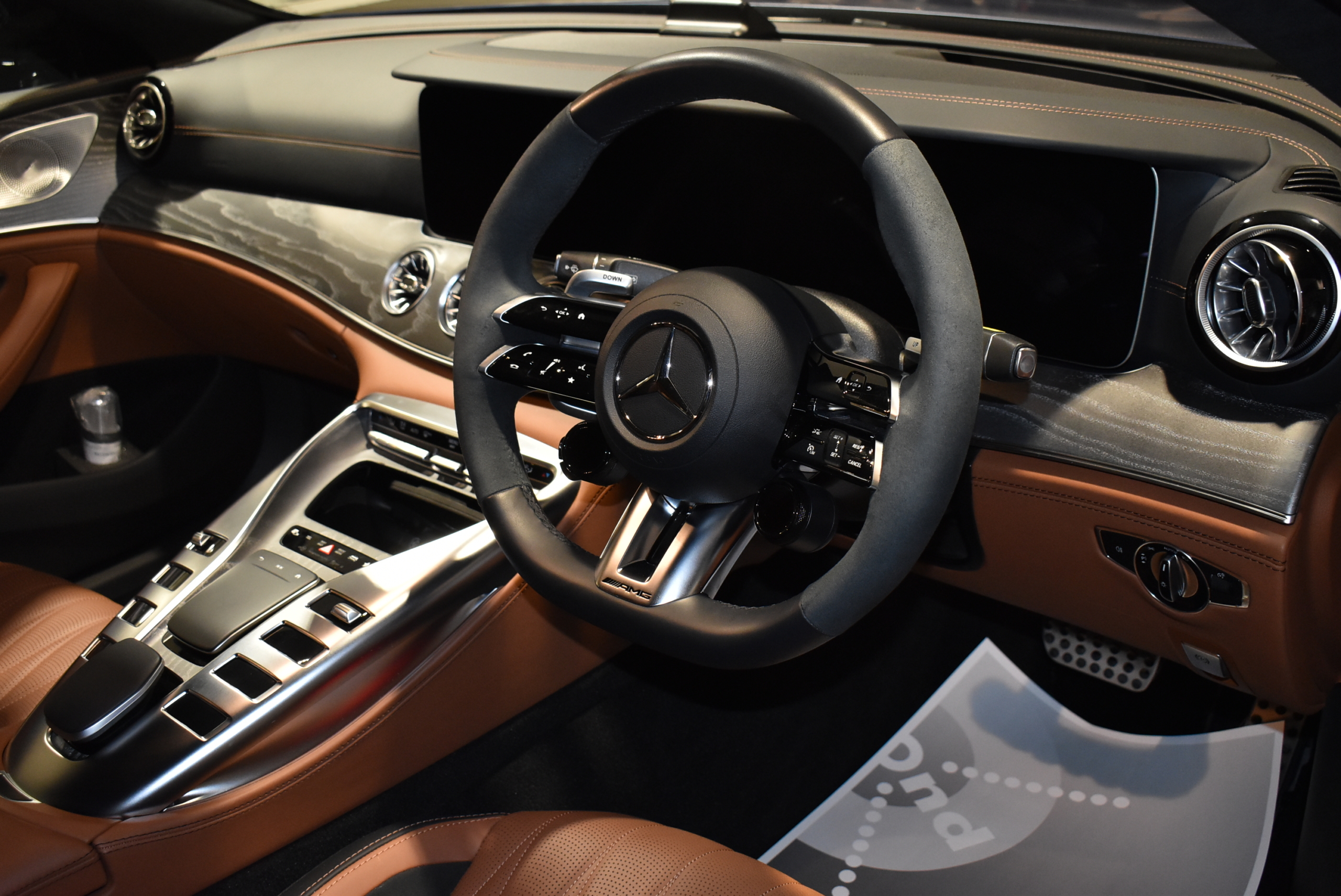 AMG GT53 4Dクーペ AMGダイナミックパッケージ サンルーフ フルレザー仕様(ダイヤモンドステッチ入り) スペクトラルブルーマグノ