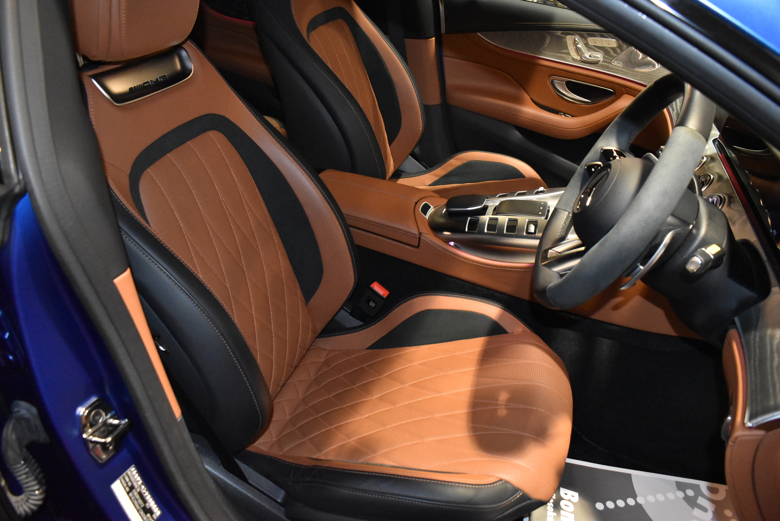 AMG GT53 4Dクーペ AMGダイナミックパッケージ サンルーフ フルレザー仕様(ダイヤモンドステッチ入り) スペクトラルブルーマグノ