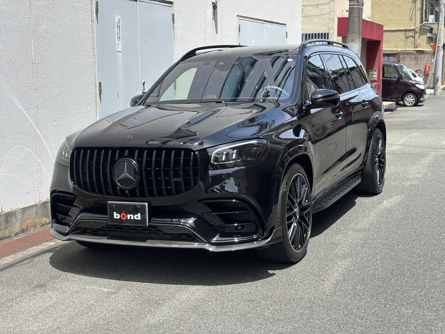 メルセデスAMG　GLS63　ブラックアウト　BRABUS　AKRAPOVICマフラー
カスタム　プロテクション　ナイトパッケージ　ボンド大阪　ボンドカーズ　ボンドグループ