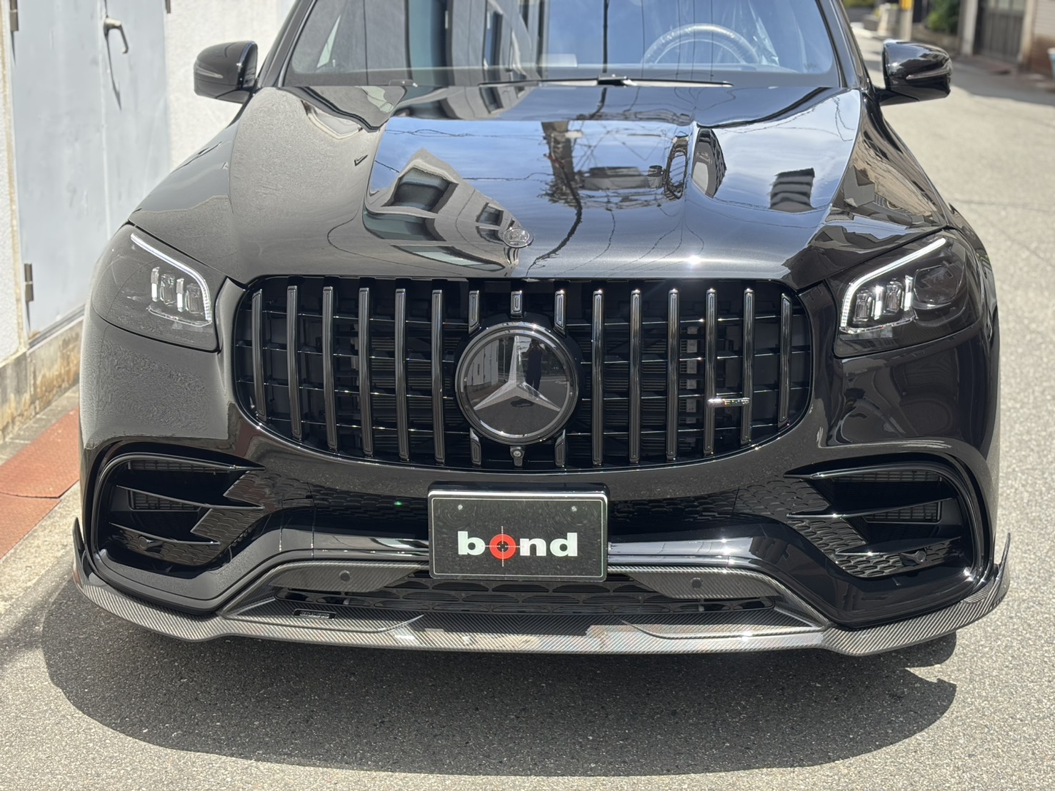 メルセデスAMG　GLS63　ブラックアウト　BRABUS　AKRAPOVICマフラー
カスタム　プロテクション　ナイトパッケージ　ボンド大阪　ボンドカーズ　ボンドグループ