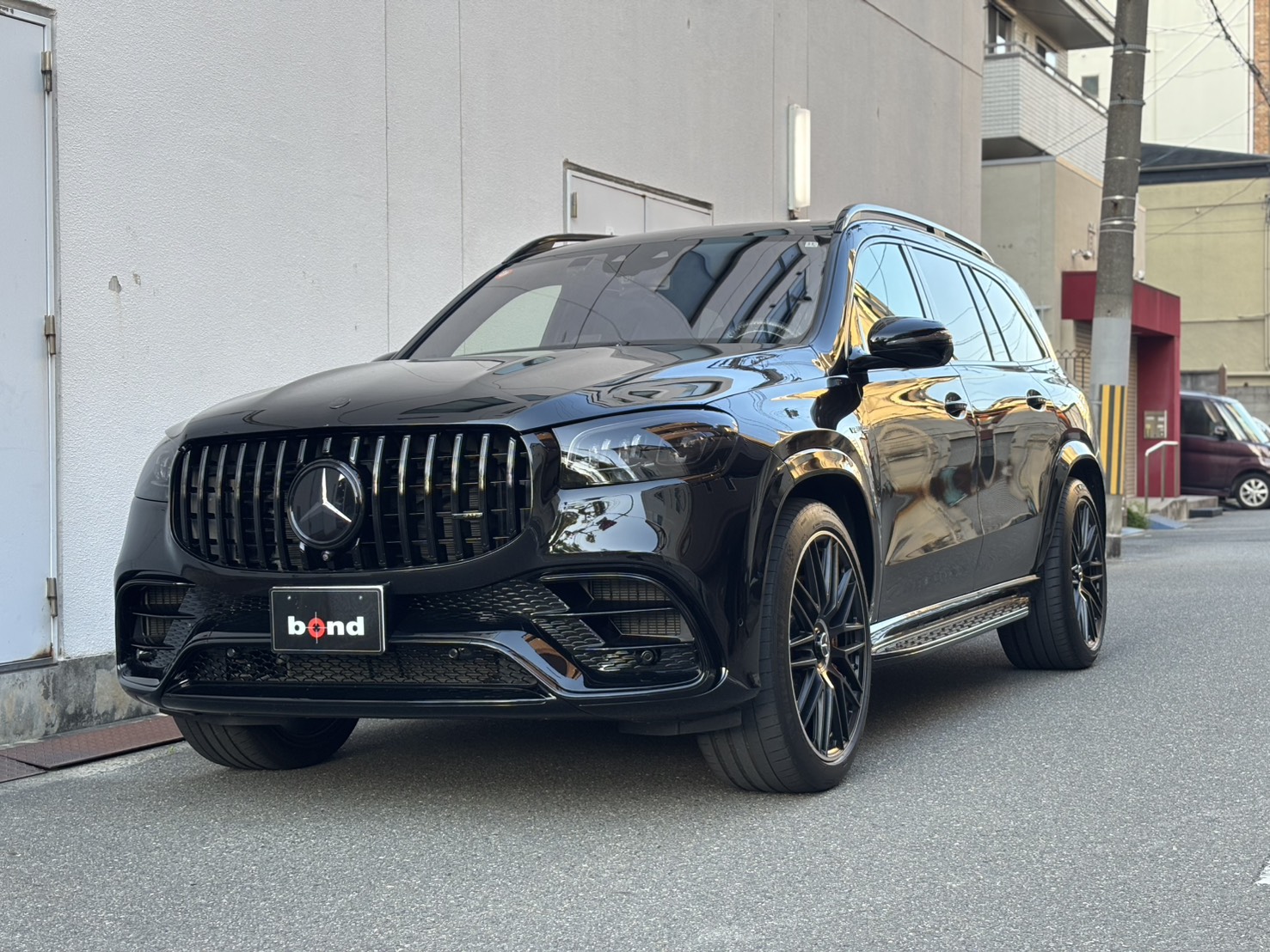 メルセデスAMG　GLS63　ブラックアウト　BRABUS　AKRAPOVICマフラー
カスタム　プロテクション　ナイトパッケージ　ボンド大阪　ボンドカーズ　ボンドグループ