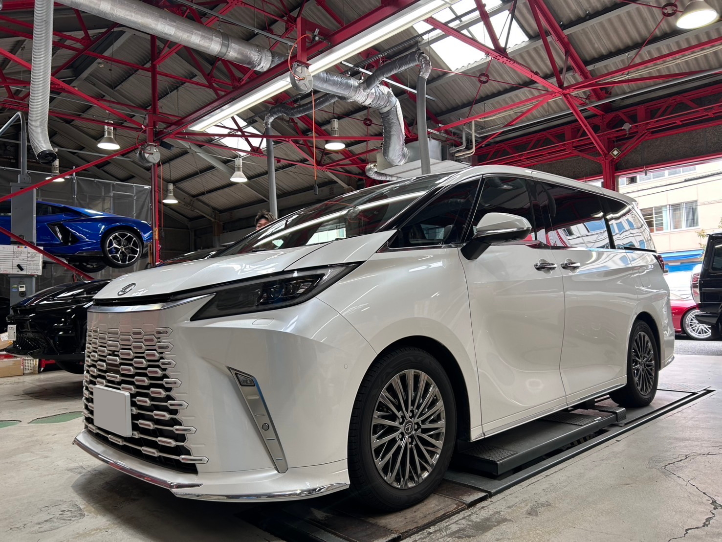 LEXUS　LM　ホイール交換　カスタム　HAWKE forged