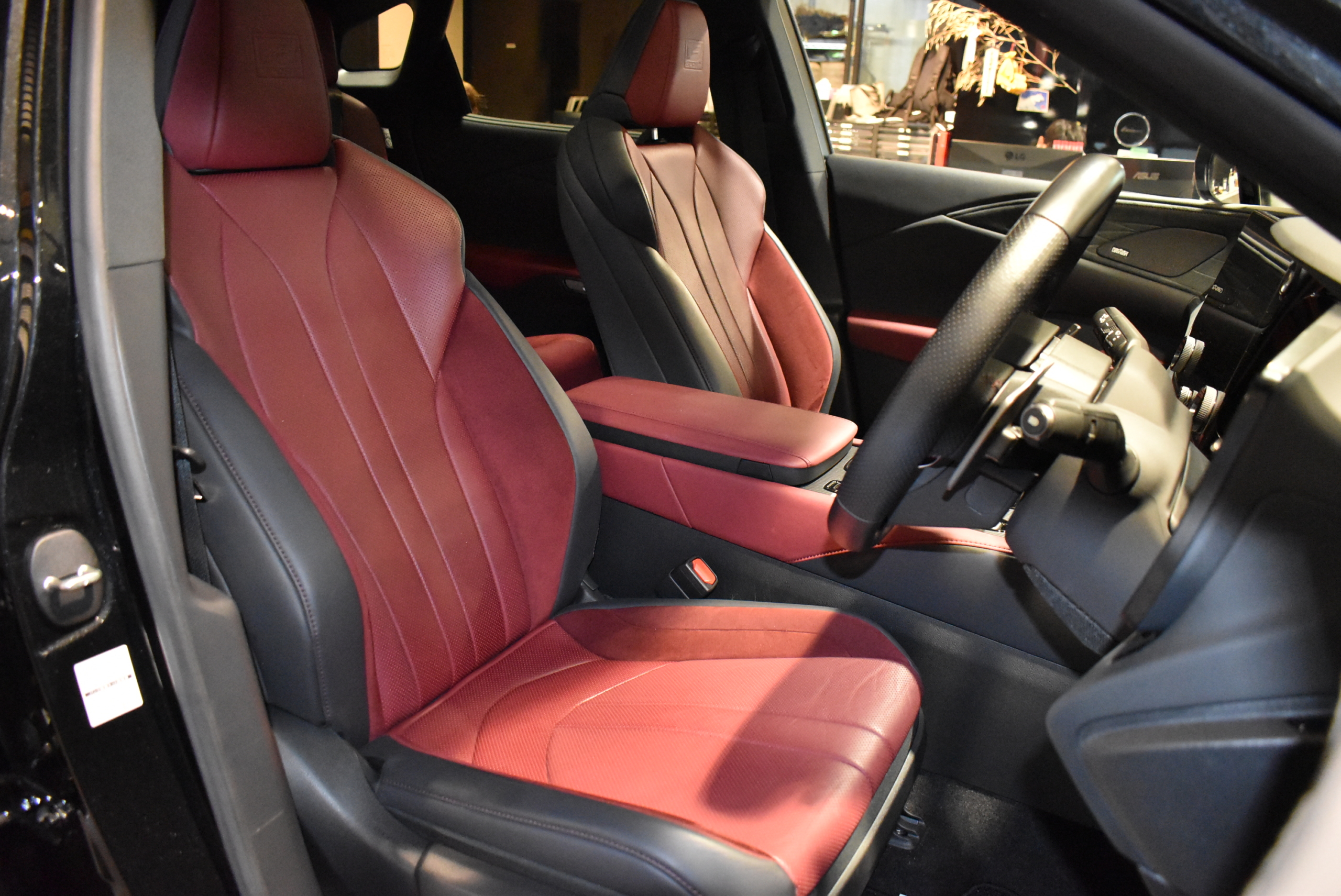 TRDエアロ マークレビンソン オレンジキャリパー パノラマルーフ ワンオーナー LEXUSRX500h F SPORT Performance