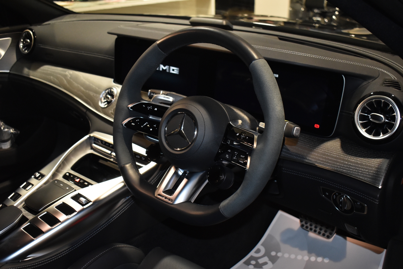 メルセデスAMG　GT53　AMGダイナミックプラスパッケージ
フルレザー仕様　パノラマガラスルーフ　リアアクスルステアリング　AMGパフォーマンス　NEWPRICE　ボンド大阪　ボンドカーズ　ボンドグループ