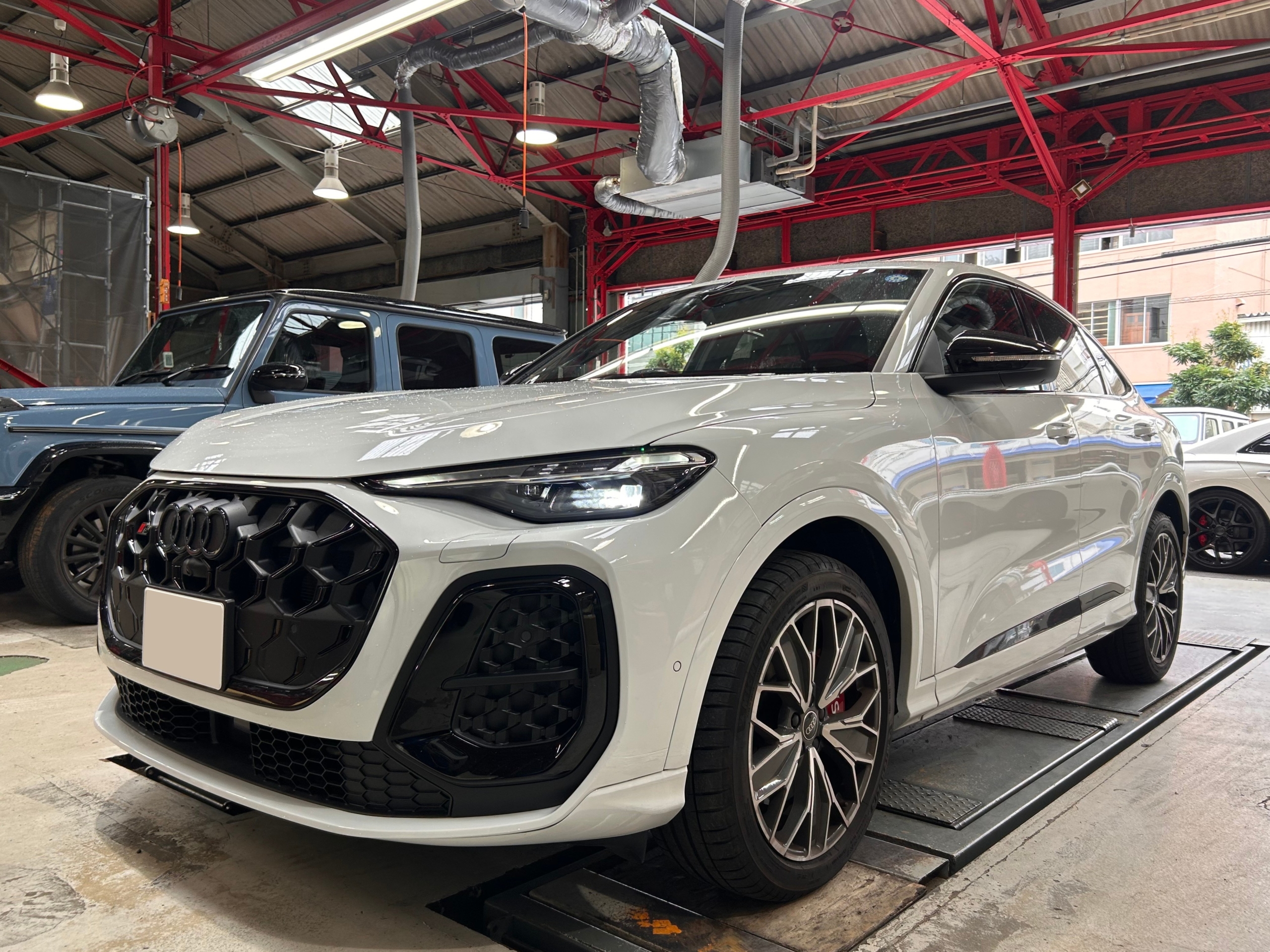 アウディ　新型　GU SQ5 カスタム BC FORGED ローダウン