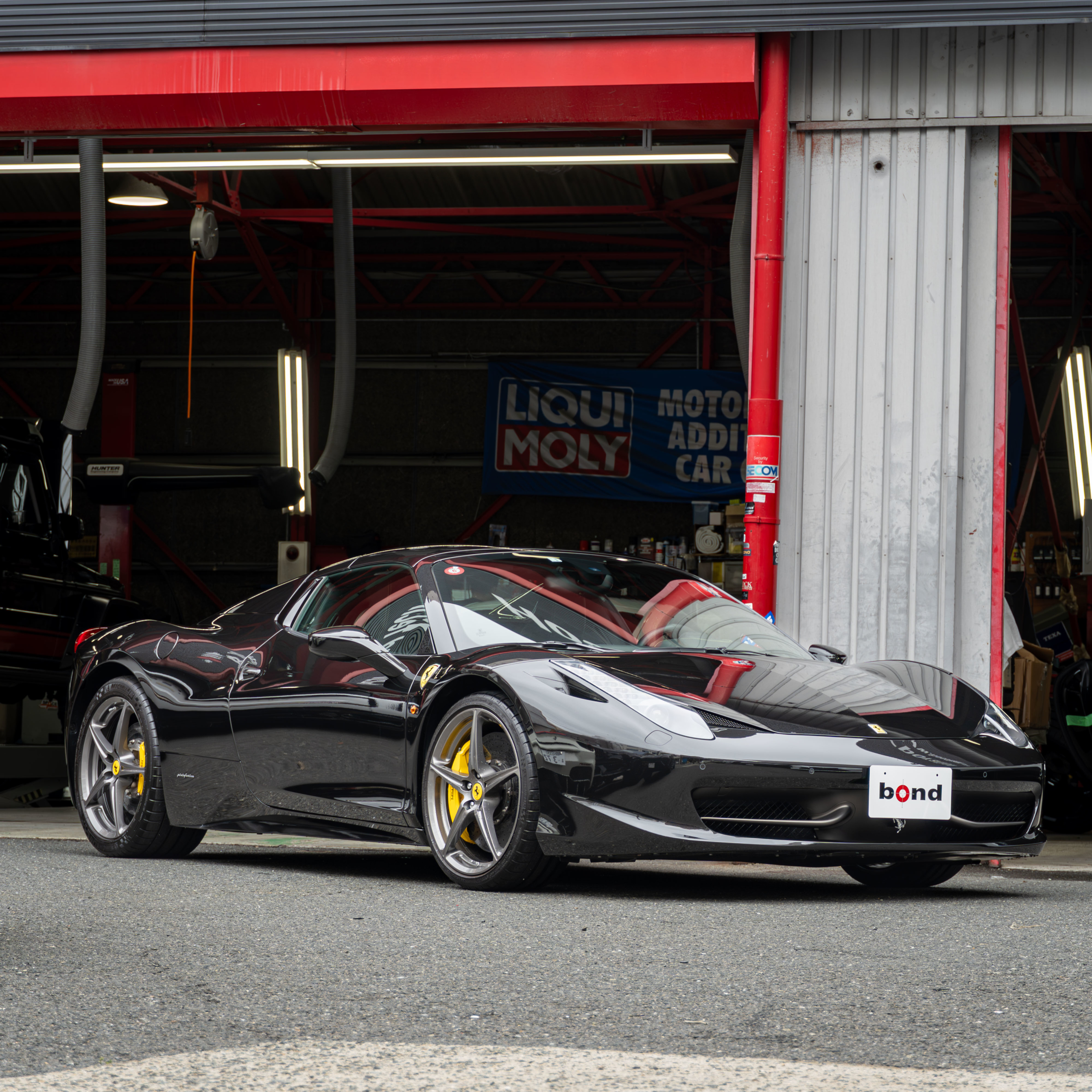 Ferrari 458 Spider×ROBERUTAリフター　ボンド大阪