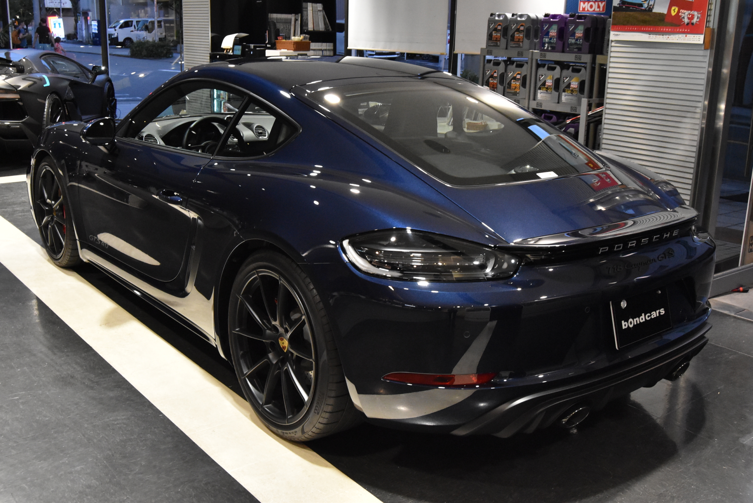 718ケイマン GTS 4.0 パワーステアリングプラス GTスポーツステアリング オートエアコン シートヒーター スモーカーパッケージ フロアマット カーボンインテリアPKG LEDヘッドライト(PDLS+) グレートップウィンドウスクリーン レーンチェンジアシスト