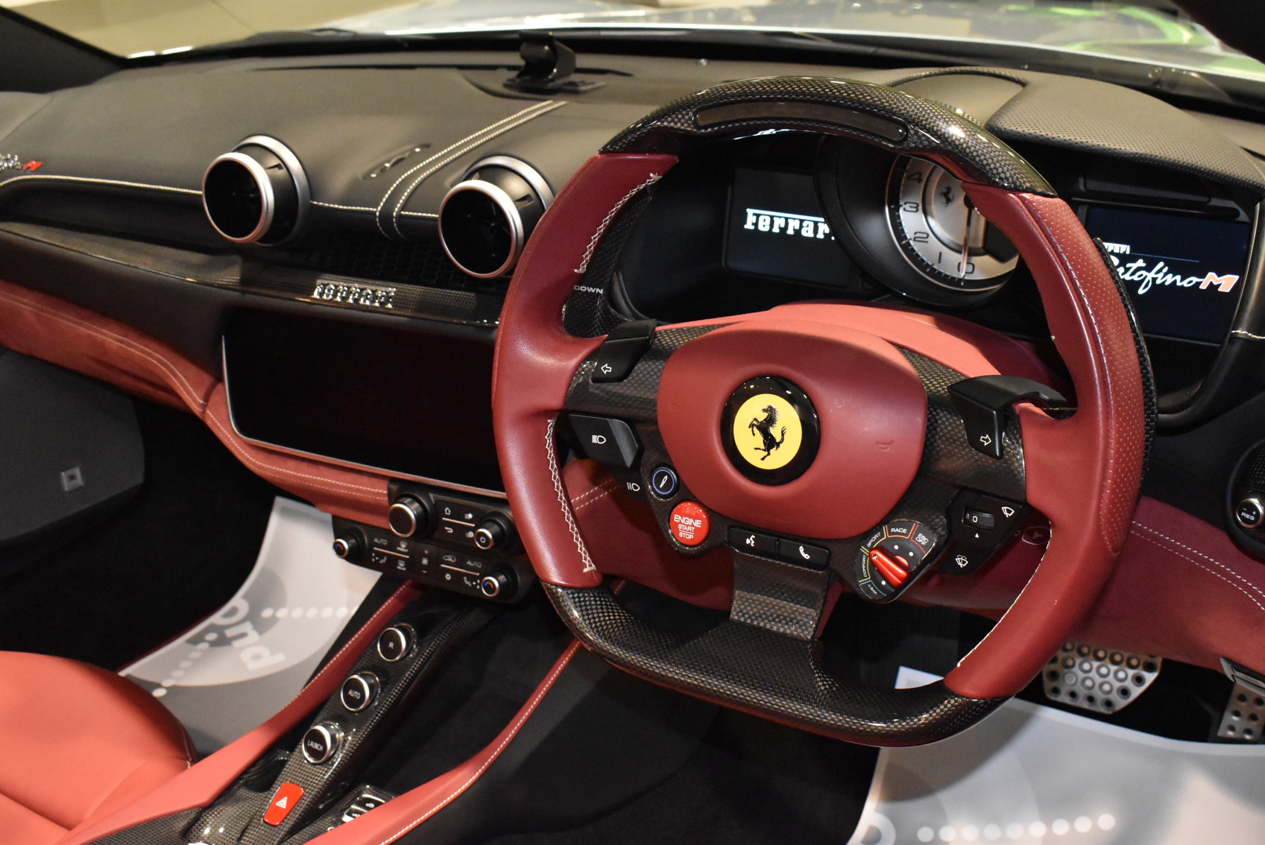 フェラーリ,　ポルトフィーノＭ,　カーボンOP多数, ADASフルパック, アップルカープレイ, マグネライドサスペンション