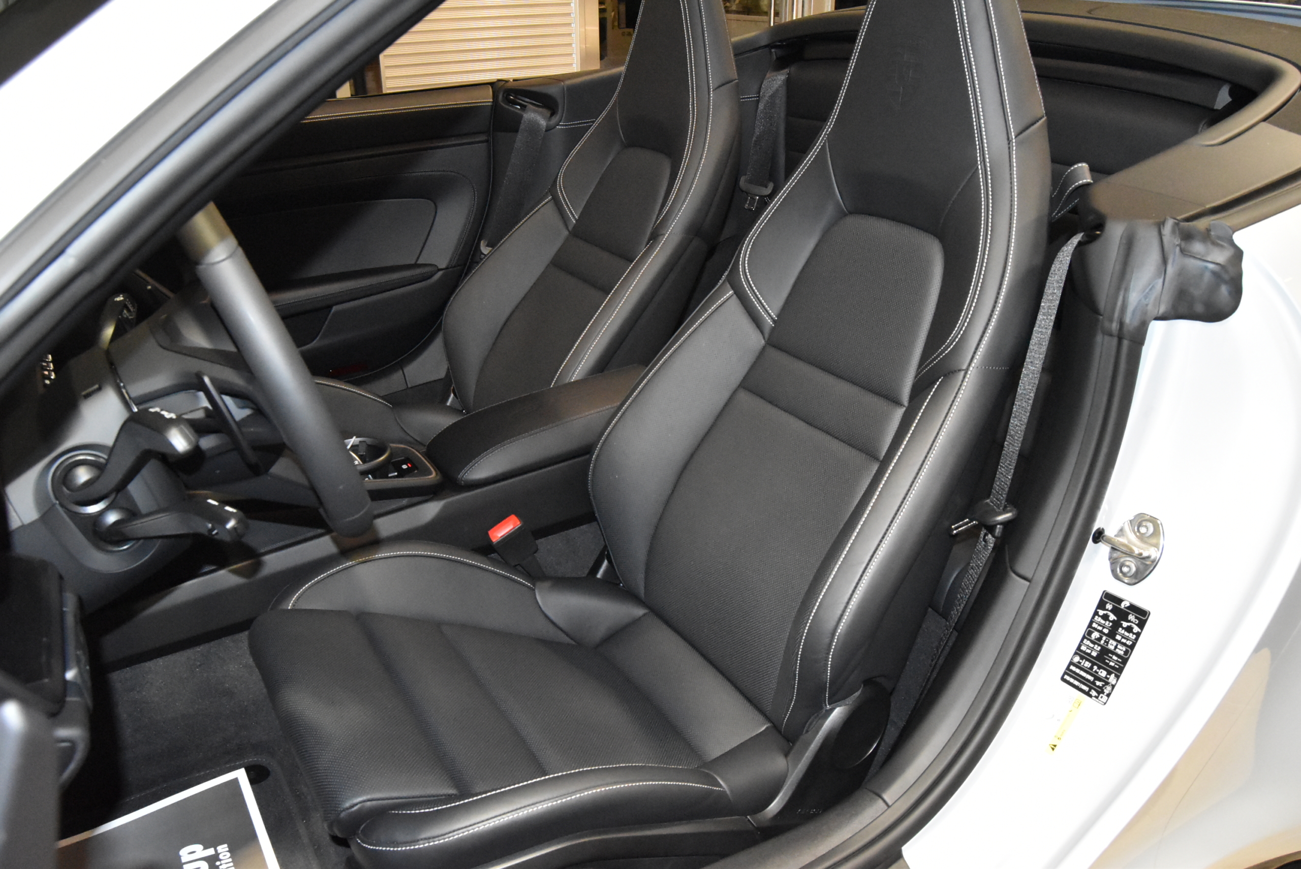 992.2カレラGTSカブリオレ アイスグレーM スポーツシート(14Way) ベンチレーション エクステリアPKG フロントリフト スポーツテールパイプ イルミドアシルガード BOSEサラウンド