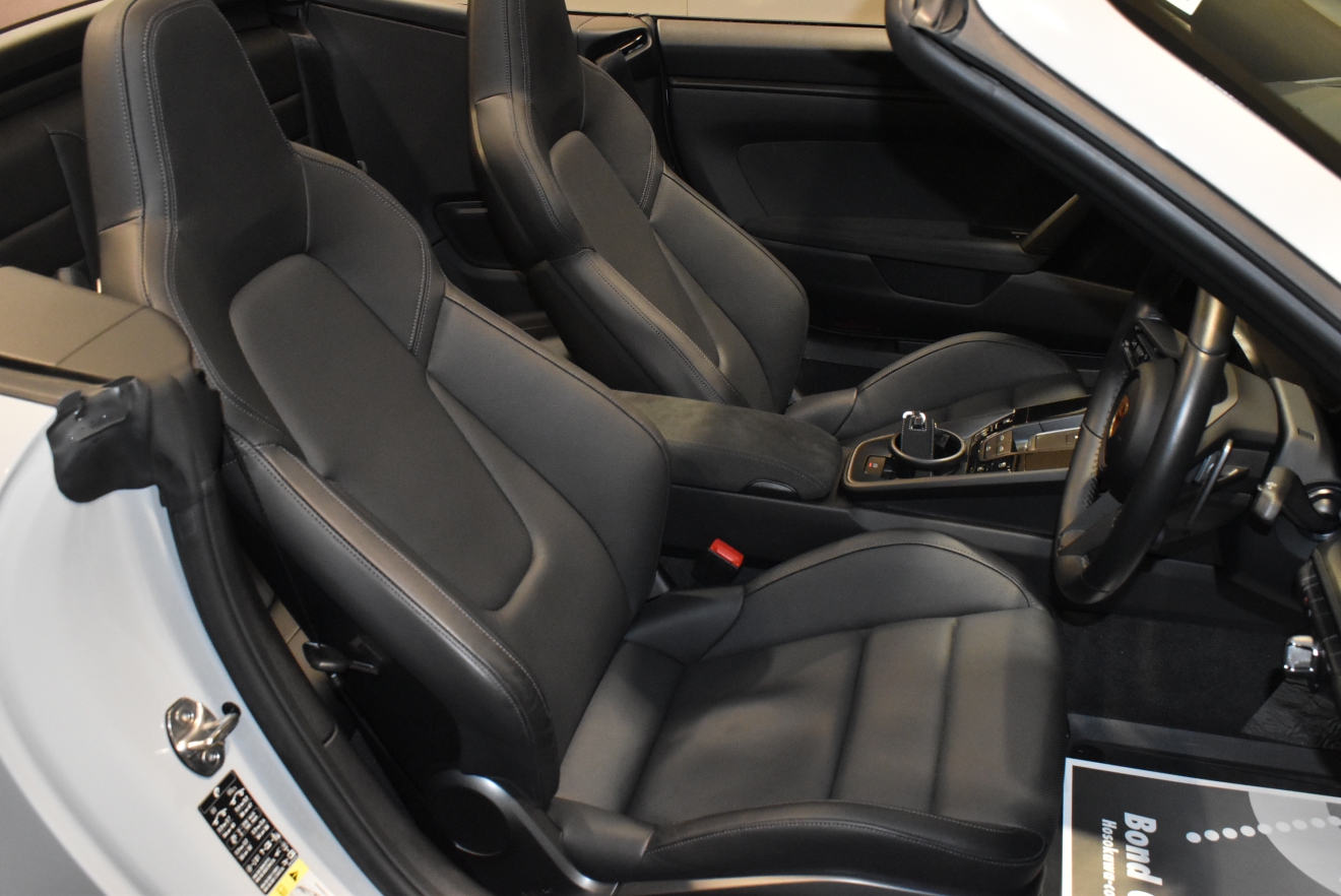 911 Carrera GTS Cabriolet (type 992.1) クレヨン TECHARTエアロ BC Forgedアルミ 地デジ ACC LEDヘッドライト BOSEサウンドシステム シートヒーター&ベンチレーション スポーツクロノ&エグゾースト bond大阪 ボンドカーズ ボンドグループ