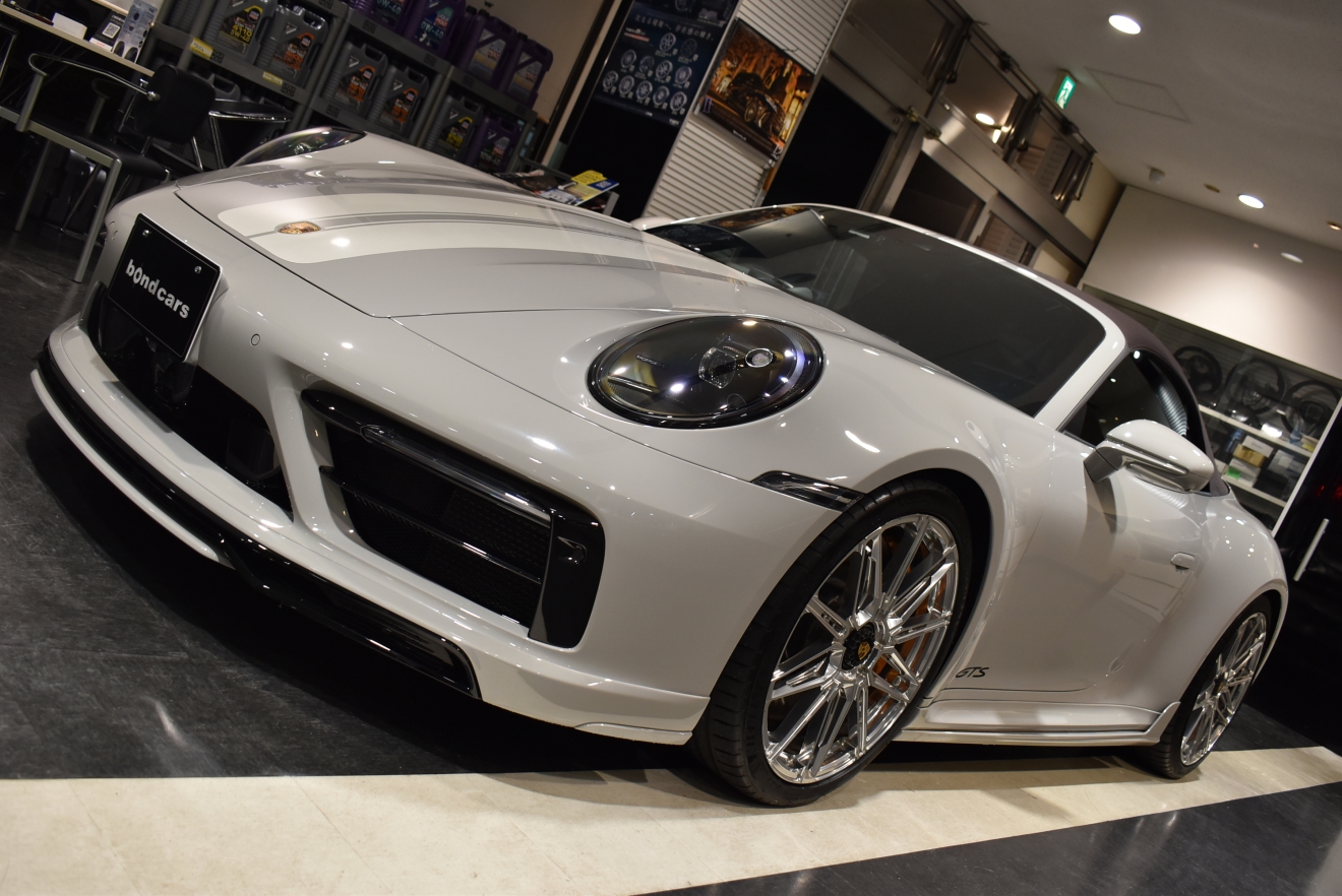 911 Carrera GTS Cabriolet (type 992.1) クレヨン TECHARTエアロ BC Forgedアルミ 地デジ ACC LEDヘッドライト BOSEサウンドシステム シートヒーター&ベンチレーション スポーツクロノ&エグゾースト bond大阪 ボンドカーズ ボンドグループ