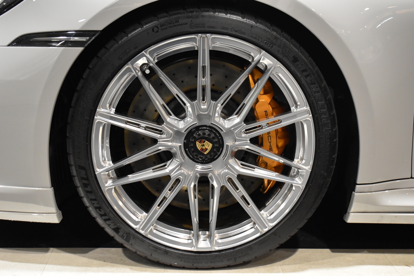 911 Carrera GTS Cabriolet (type 992.1) クレヨン TECHARTエアロ BC Forgedアルミ 地デジ ACC LEDヘッドライト BOSEサウンドシステム シートヒーター&ベンチレーション スポーツクロノ&エグゾースト bond大阪 ボンドカーズ ボンドグループ