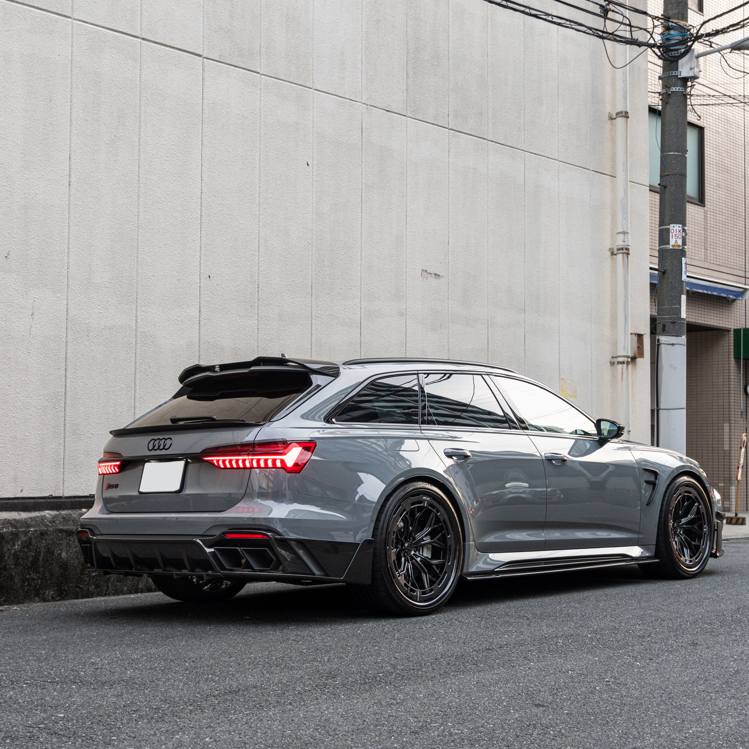 アウディ RS6 MANSORY AKRAPOVICマフラー EVENTURI AL13 カスタム bond大阪 ボンドカーズ ボンドグループ