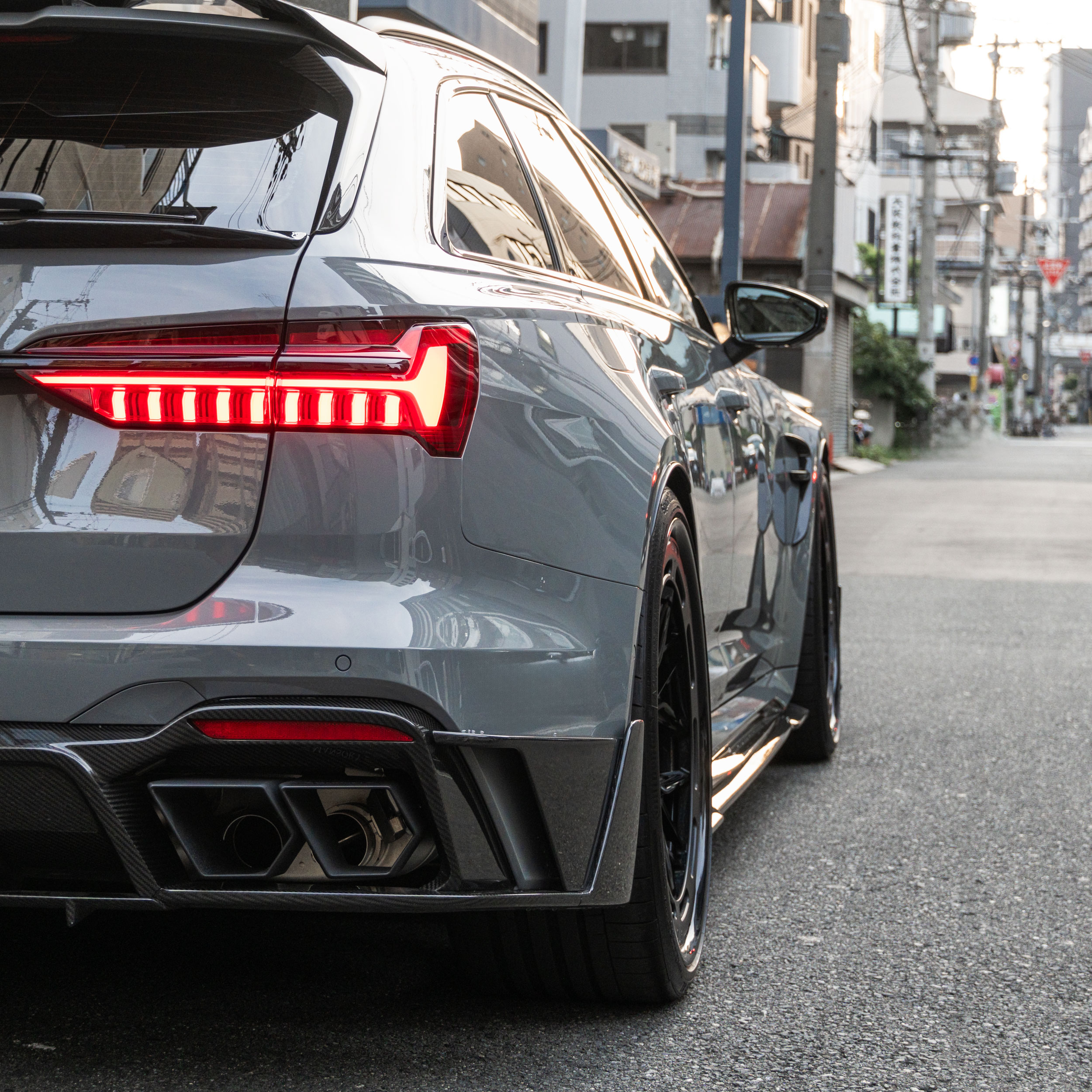 アウディ RS6 MANSORY AKRAPOVICマフラー EVENTURI AL13 カスタム bond大阪 ボンドカーズ ボンドグループ