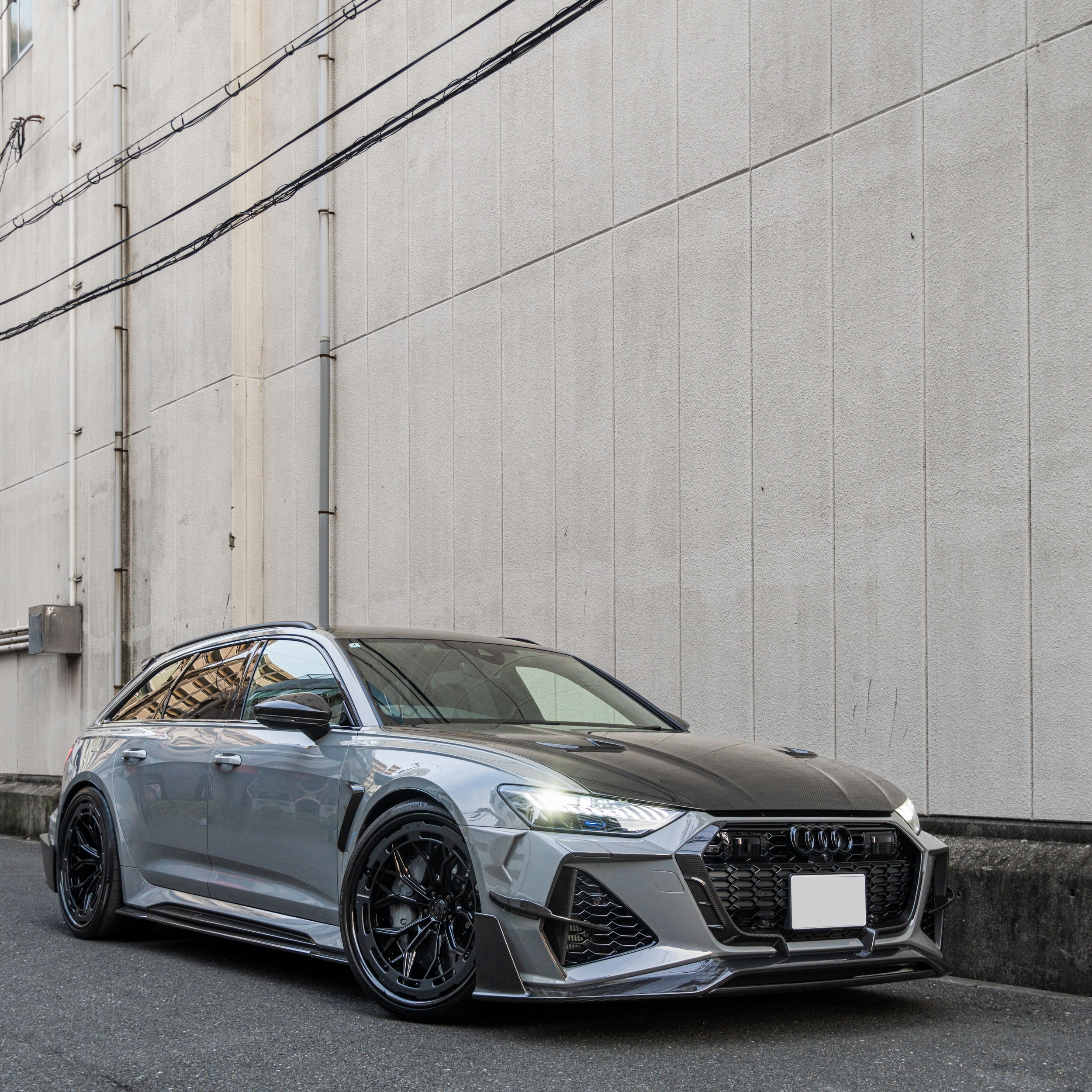 アウディ RS6 MANSORY AKRAPOVICマフラー EVENTURI AL13 カスタム bond大阪 ボンドカーズ ボンドグループ